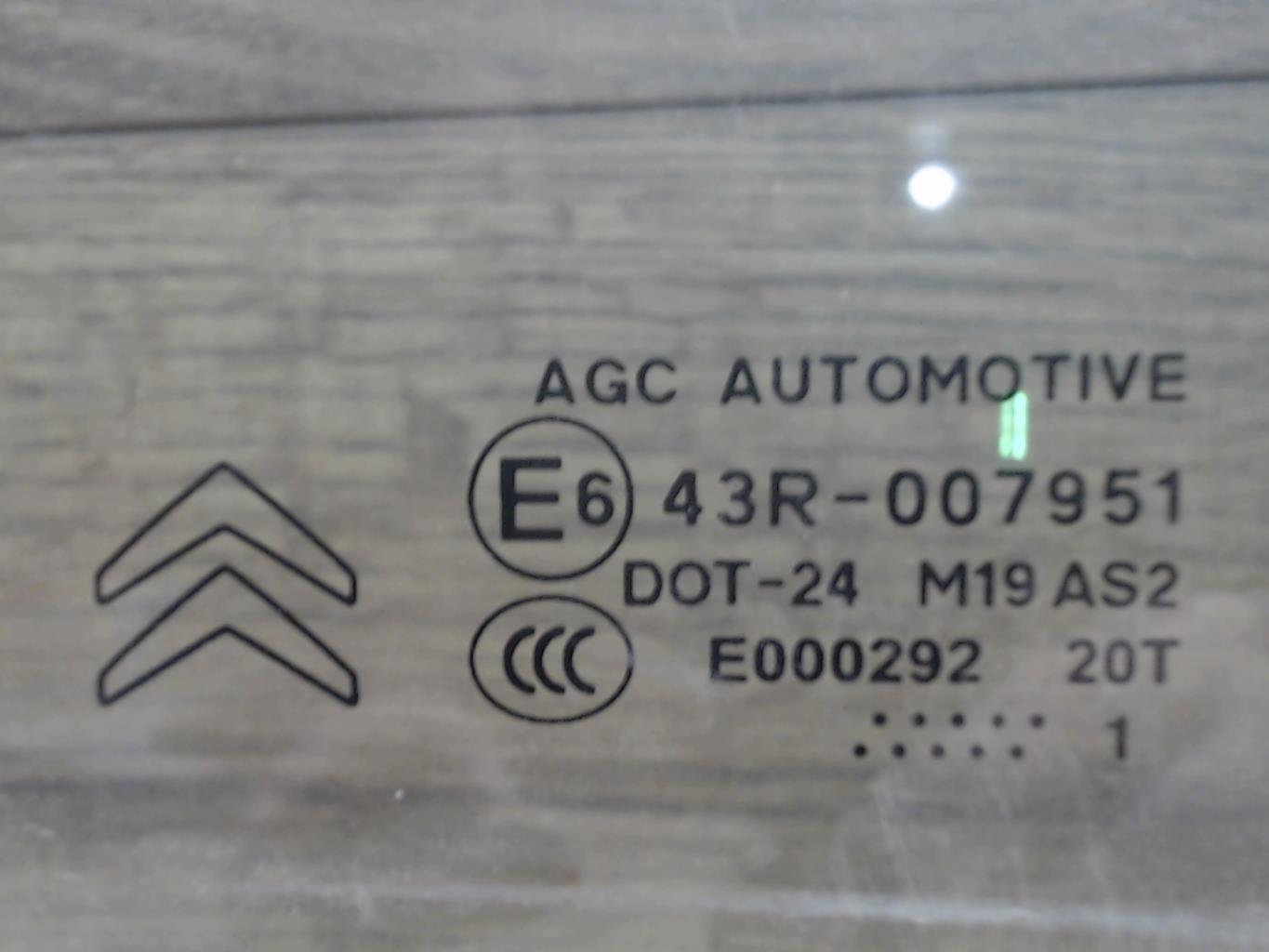 Vitre avant droit CITROEN DS3 PHASE 1 Diesel - 1