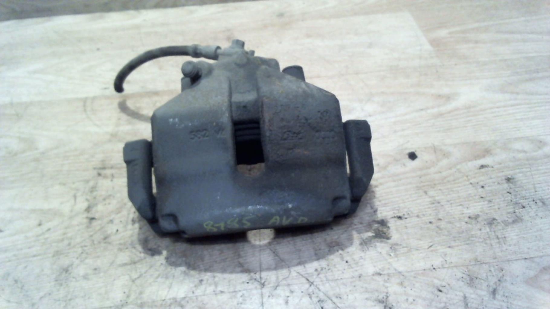 Etrier avant droit (freinage) AUDI A3 2 SPORTBACK PHASE 1 Diesel - 1