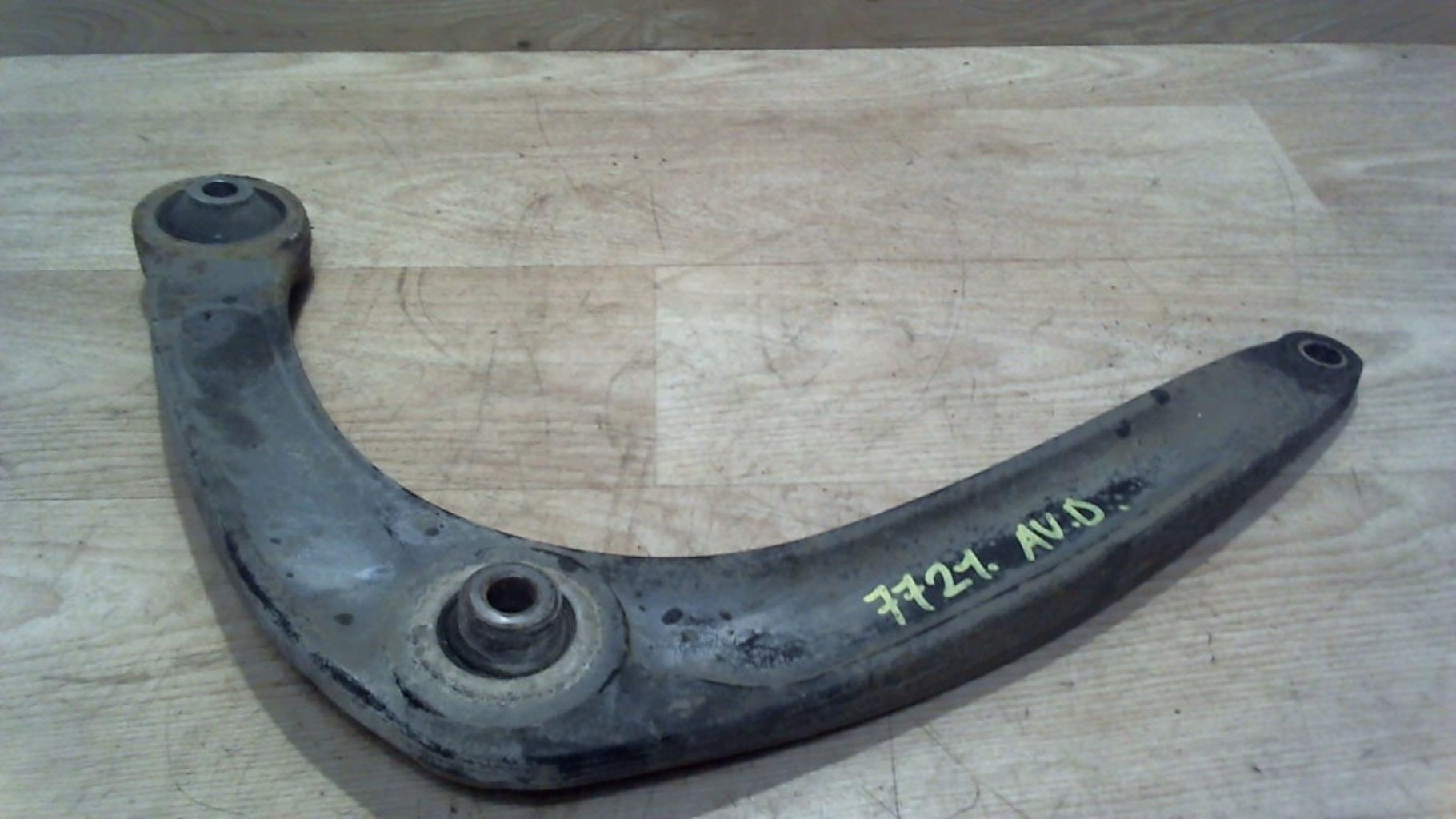 Triangle avant droit PEUGEOT 308 1 PHASE 1 Diesel - 1