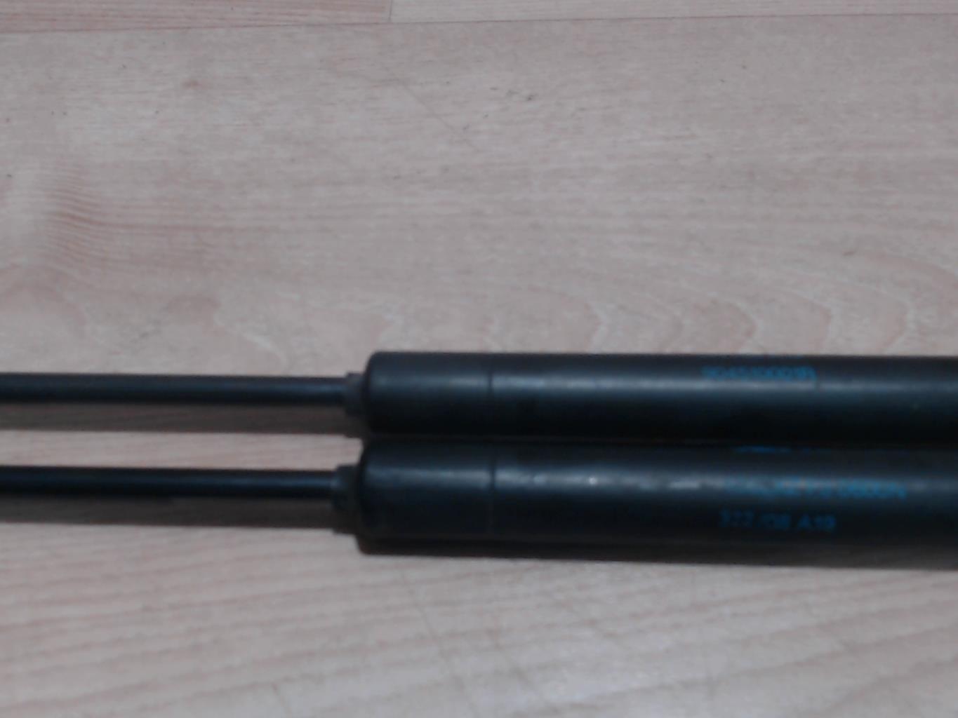 Verin de coffre RENAULT MEGANE 3 PHASE 1 Diesel - 1