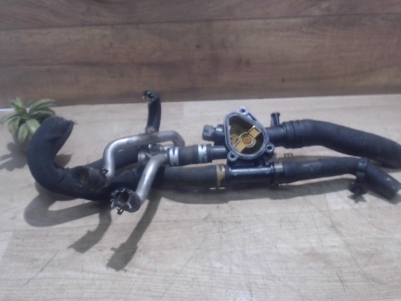 Boitier eau RENAULT MEGANE 2 PHASE 2 Diesel - 1
