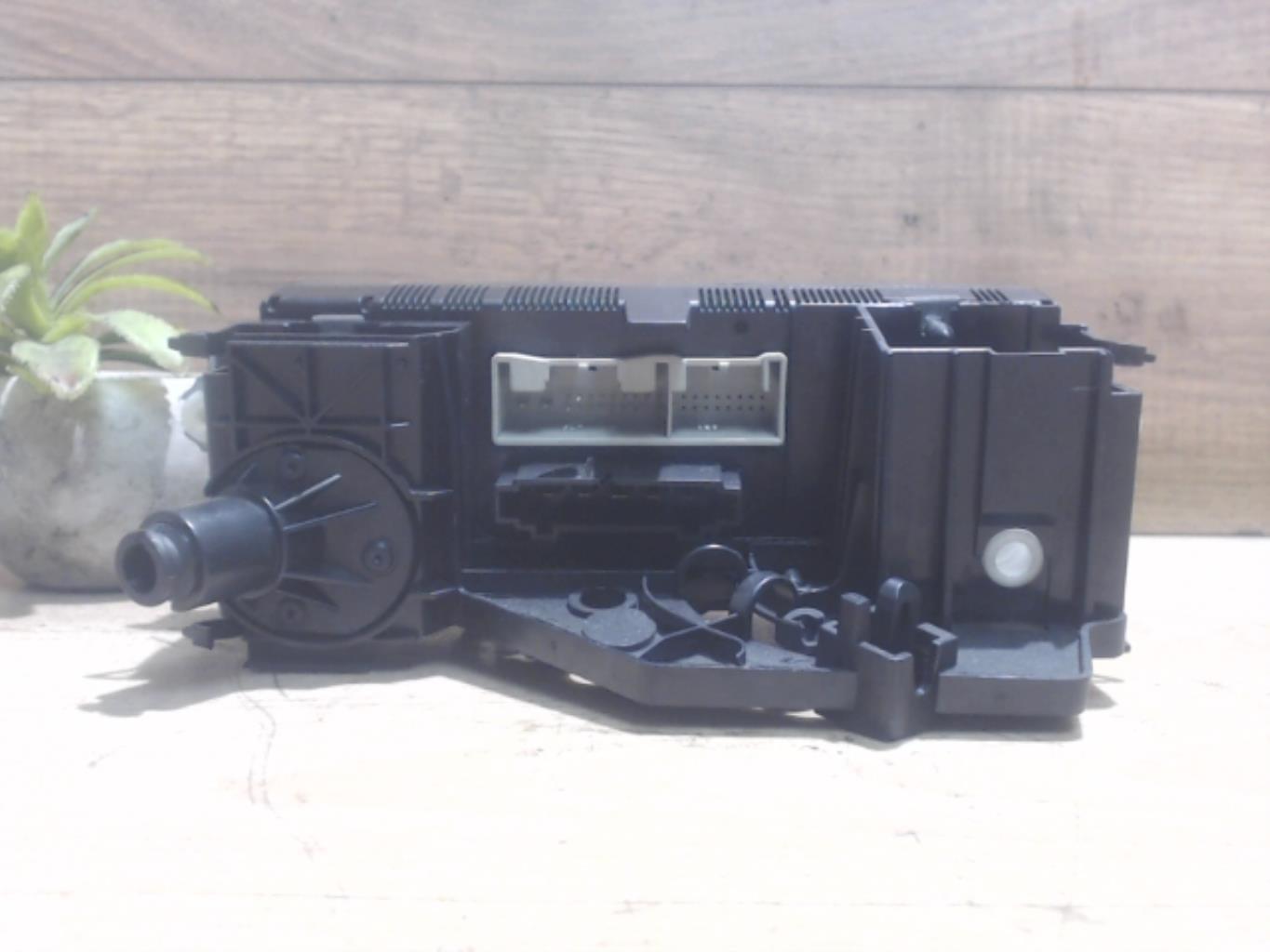 Commande chauffage VOLKSWAGEN GOLF 5 Diesel - 1