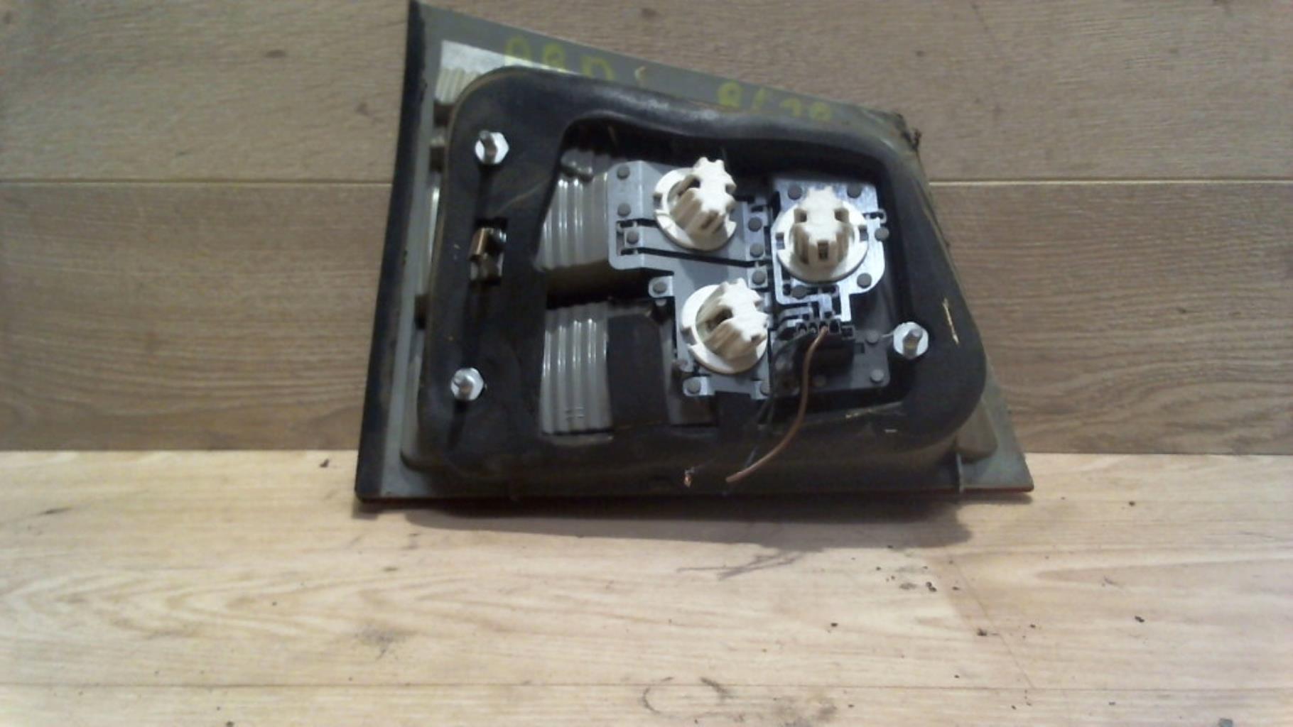 Feu arriere secondaire droit (feux) OPEL VECTRA C PHASE 1 BREAK Diesel - 1