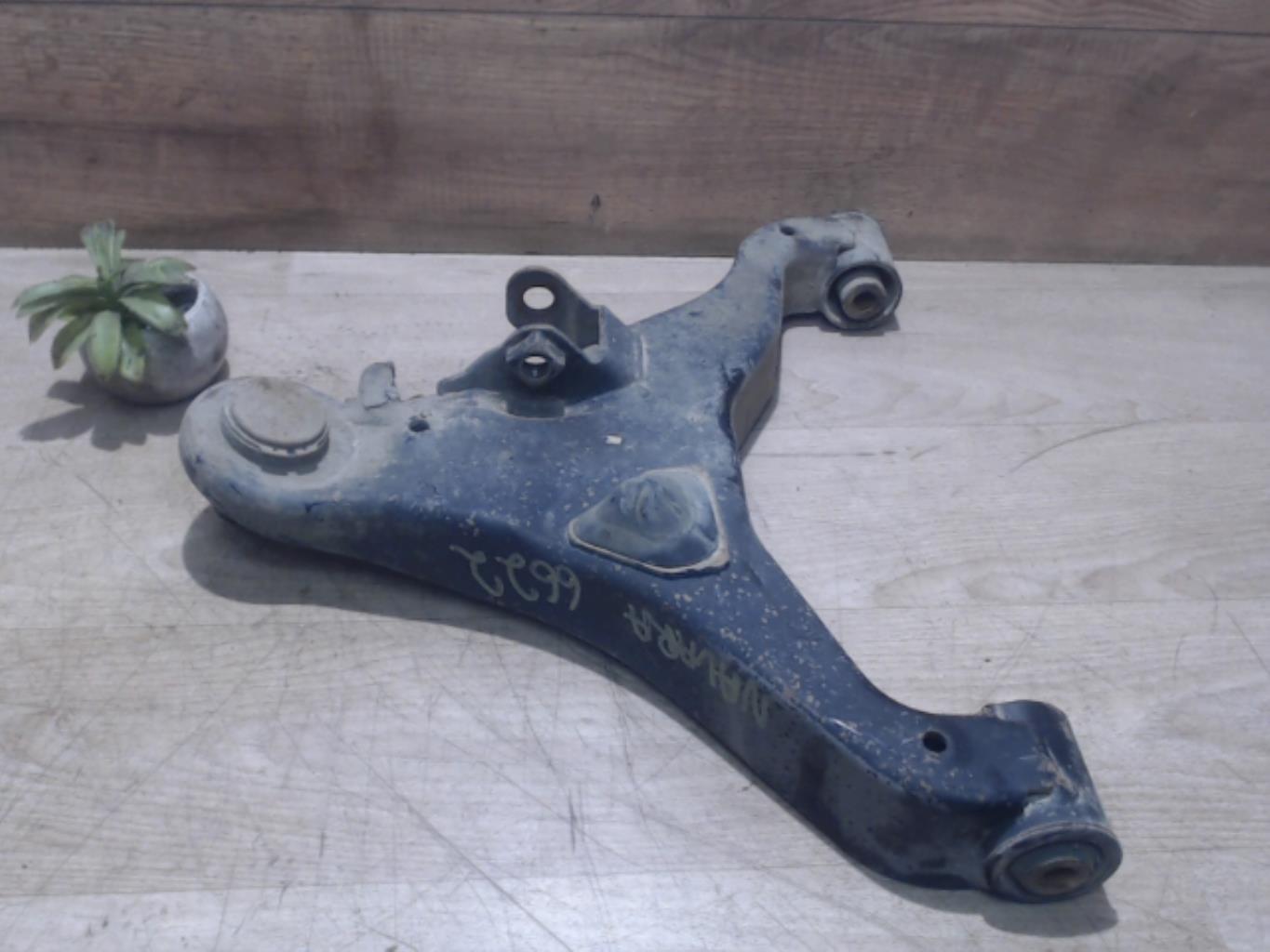 Triangle avant gauche NISSAN NAVARA 1 Diesel - 1