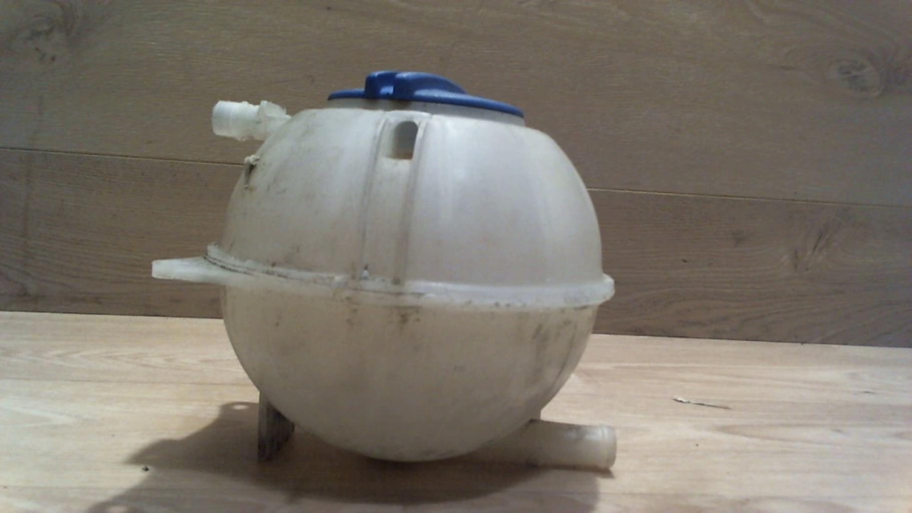 Vase d'expansion VOLKSWAGEN POLO 4 PHASE 1 Diesel - 1