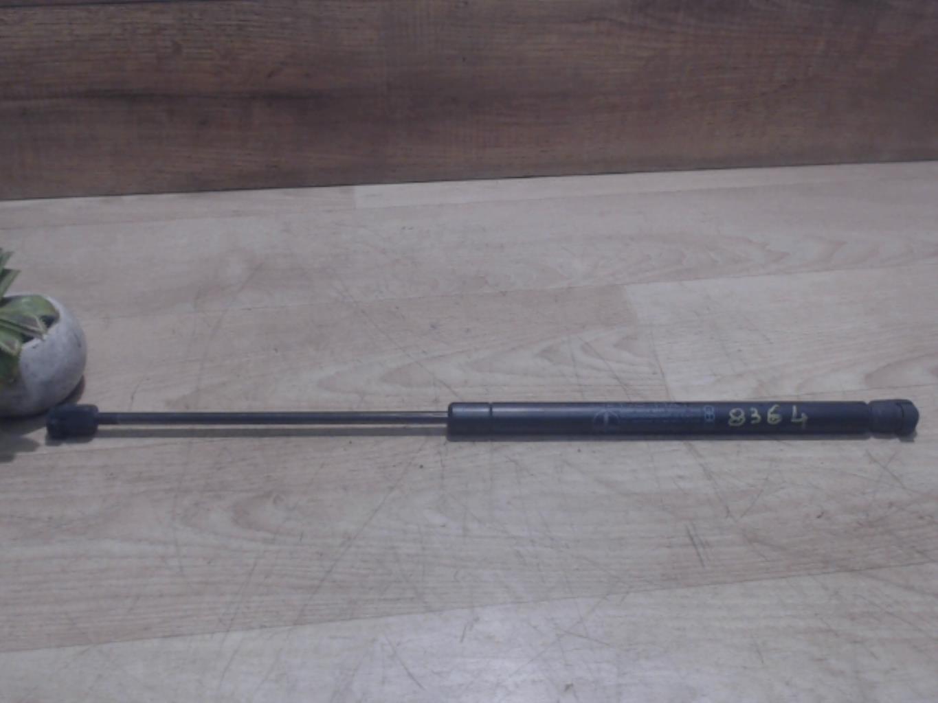 Verin de capot VOLKSWAGEN POLO 2 PHASE 1  - 1