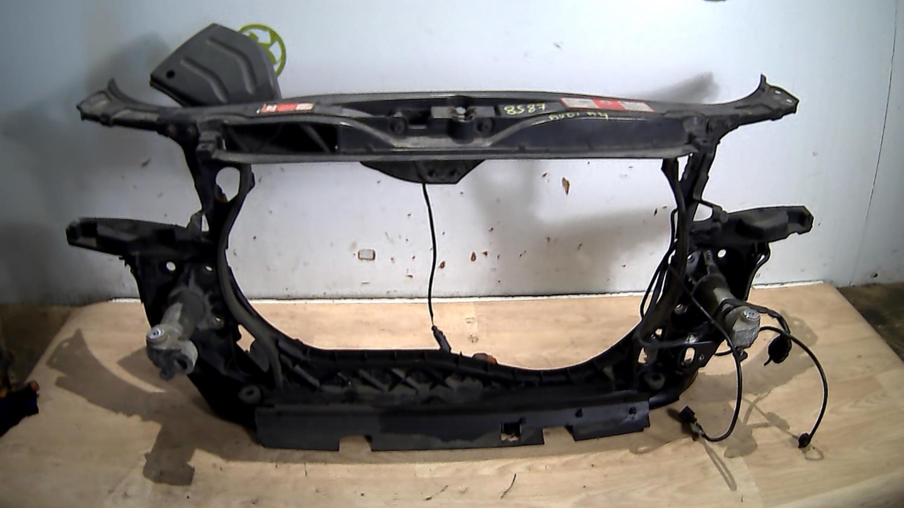 Armature avant, Masque avant AUDI A4 2 AVANT PHASE 1 BREAK Diesel - 1