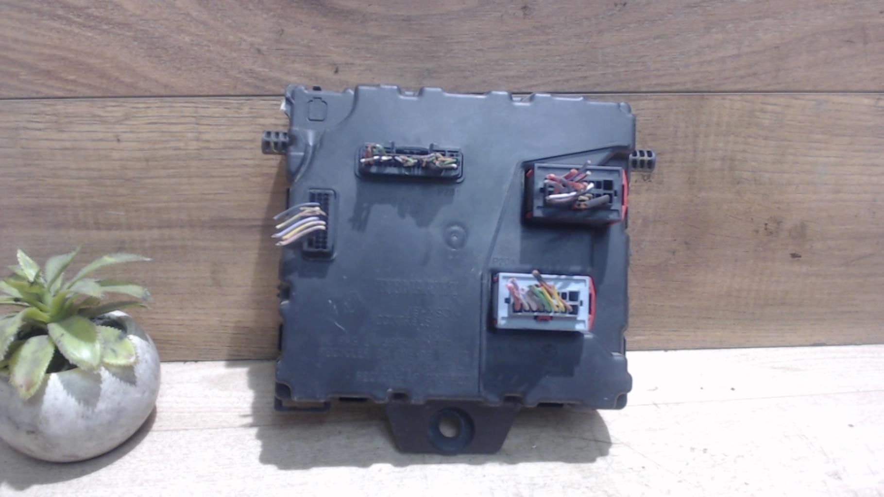 Boitier servitude moteur (BSM) RENAULT KANGOO 2 PHASE 1 Essence - 1