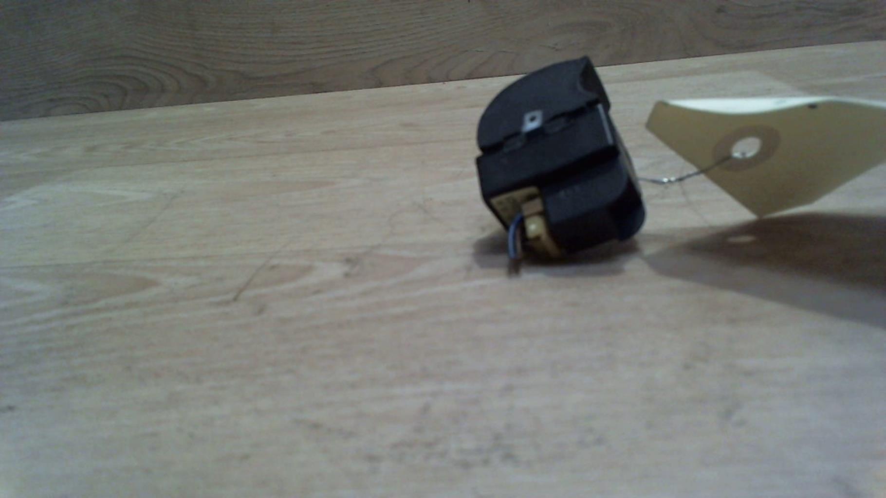 Bouton/Interrupteur AUDI A4 2 AVANT PHASE 1 BREAK Diesel - 1