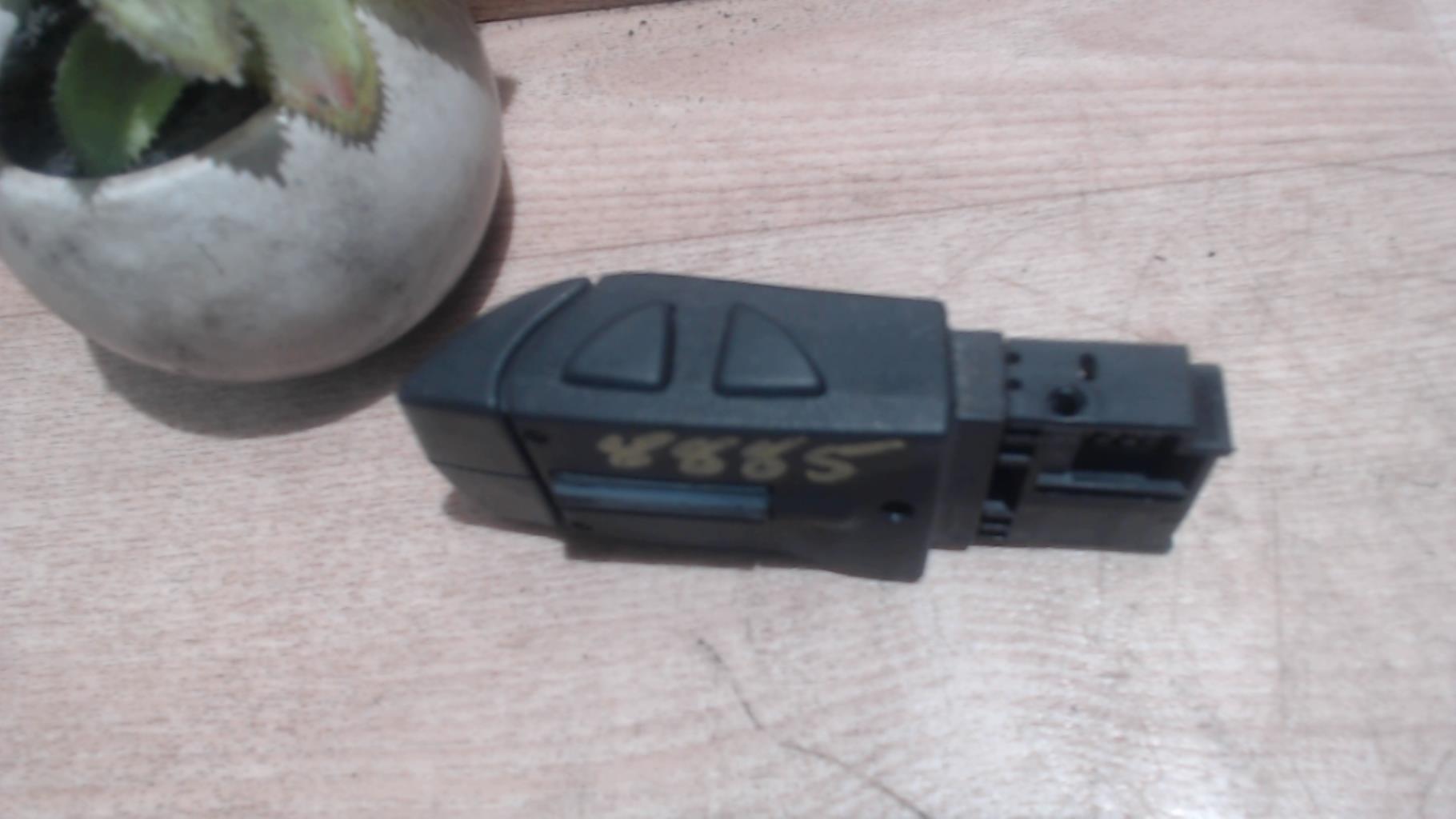 Commande autoradio RENAULT LAGUNA 2 PHASE 1 Diesel - 1