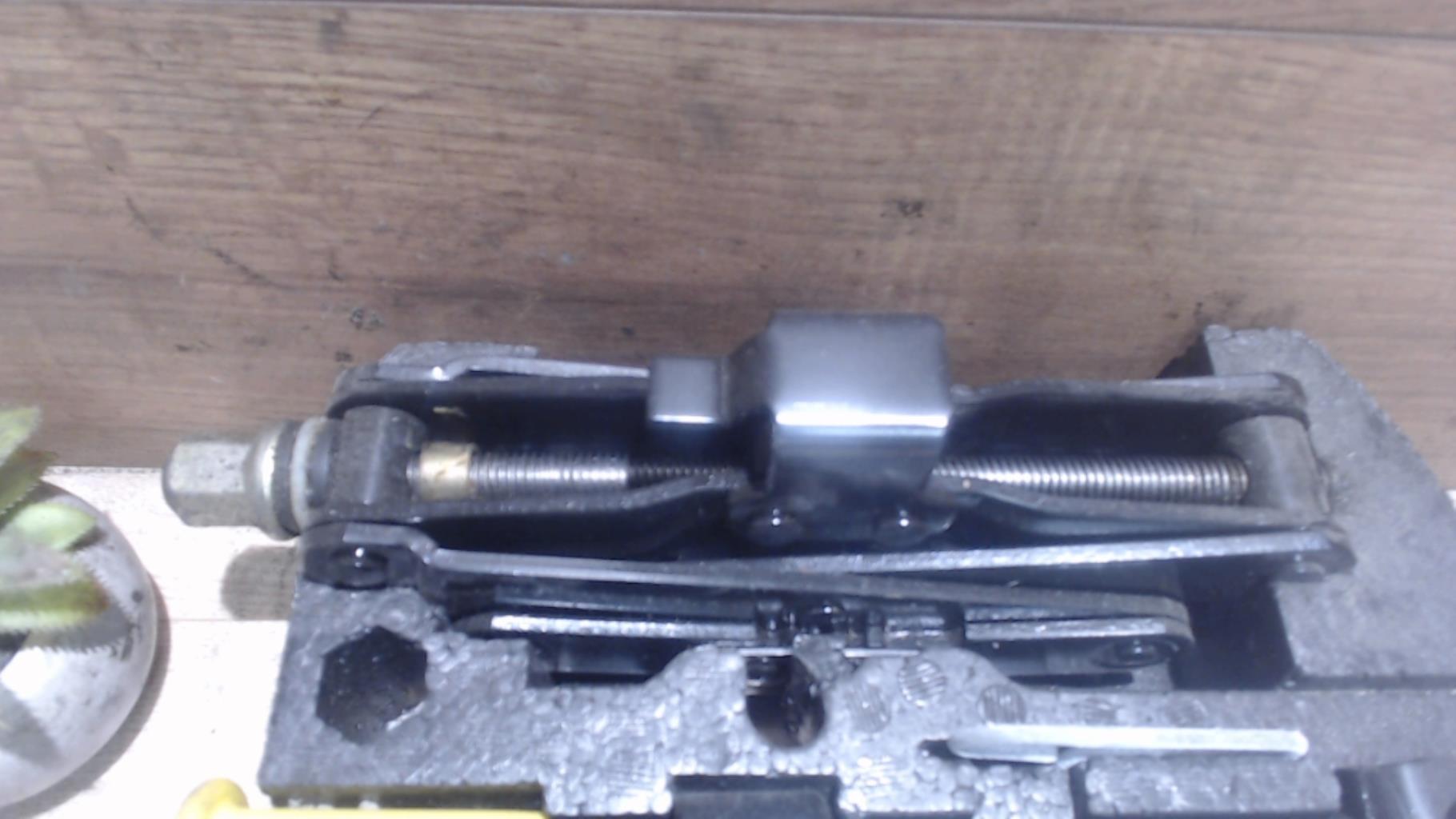 Cric (Ensemble depannage) RENAULT MEGANE 1 PHASE 2 Diesel - 1