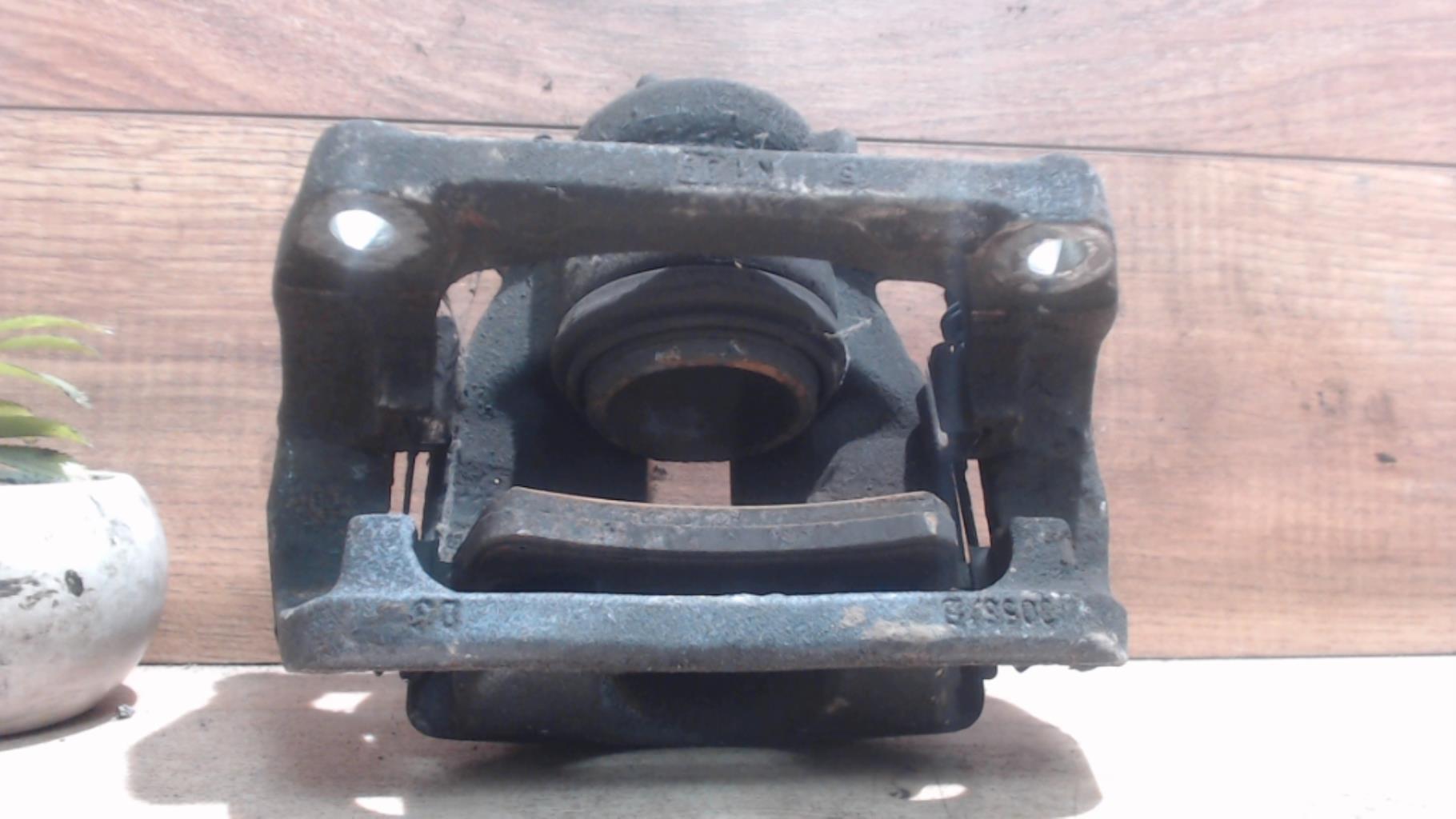 Etrier avant droit (freinage) RENAULT KANGOO 2 PHASE 1 Essence - 1