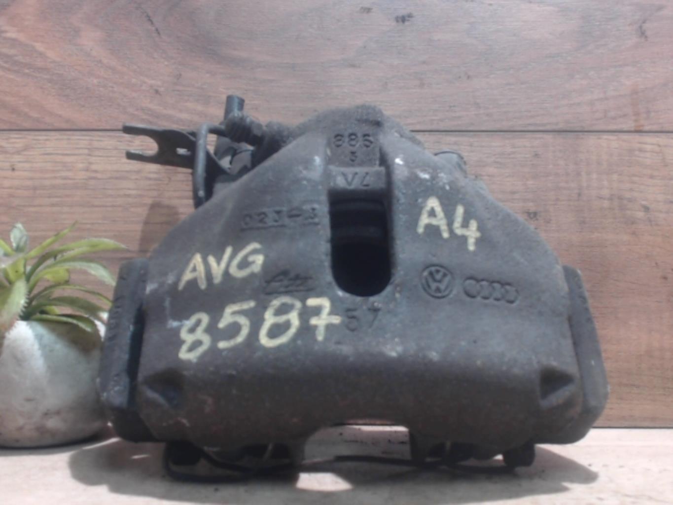 Etrier avant gauche (freinage) AUDI A4 2 AVANT PHASE 1 BREAK Diesel - 1