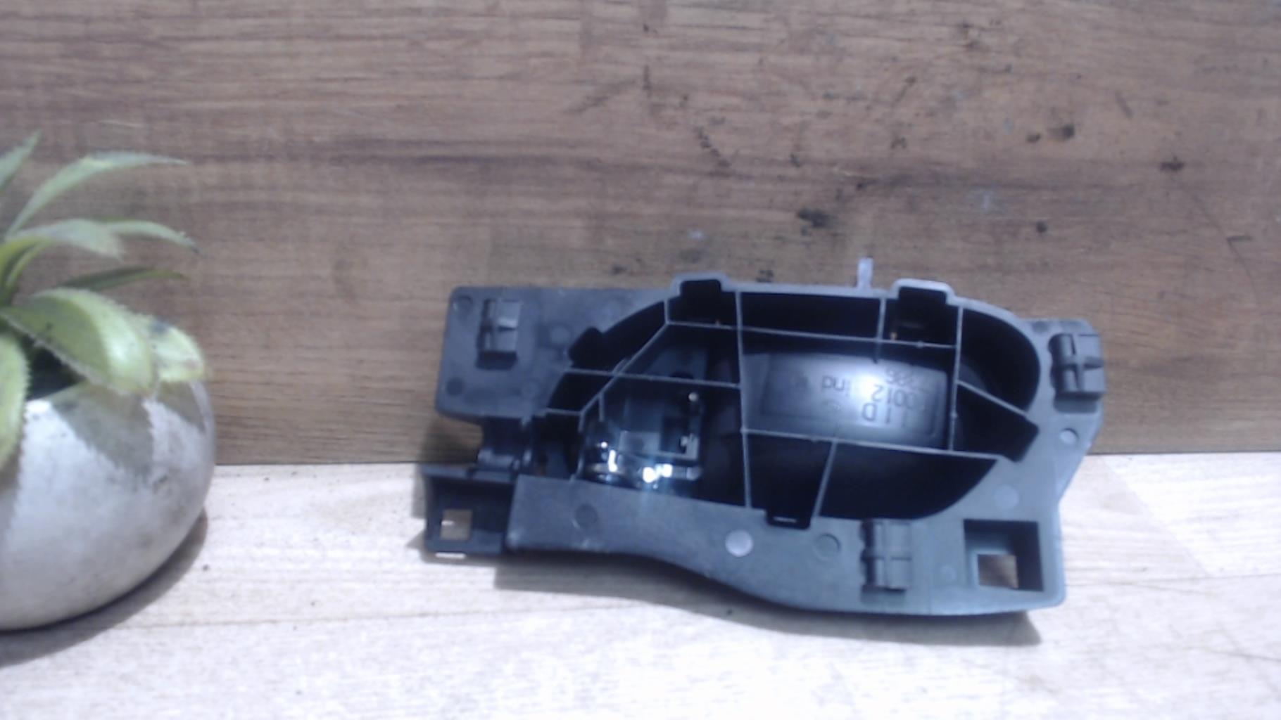 Poignee interieur avant droit CITROEN C4 1 PHASE 2 COUPE Diesel - 1