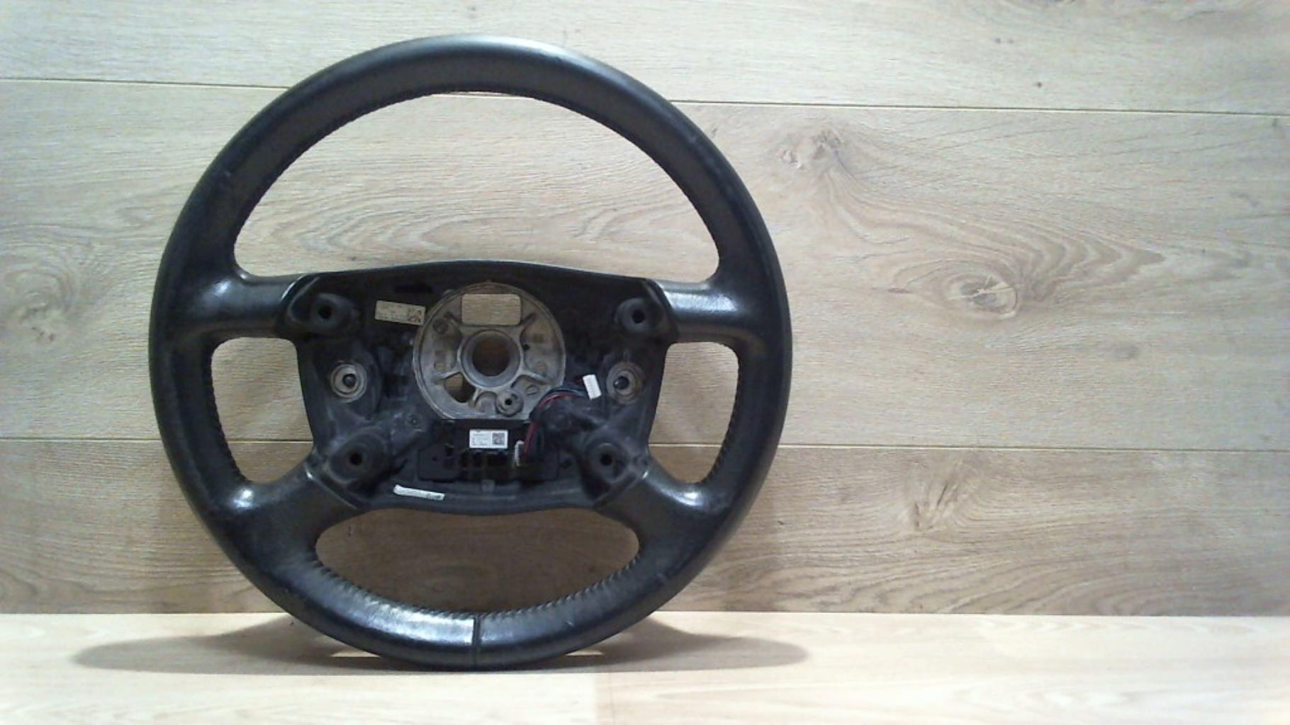 Volant AUDI A4 2 AVANT PHASE 1 BREAK Diesel - 1
