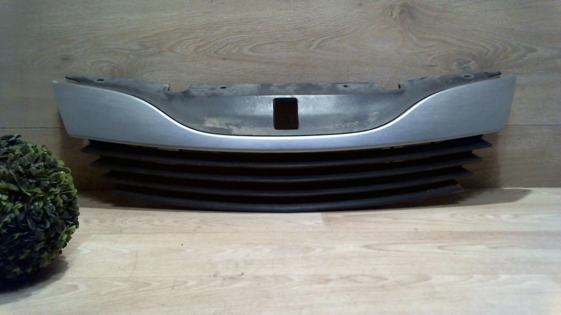 Calandre RENAULT LAGUNA 2 PHASE 1 BREAK Diesel - 1