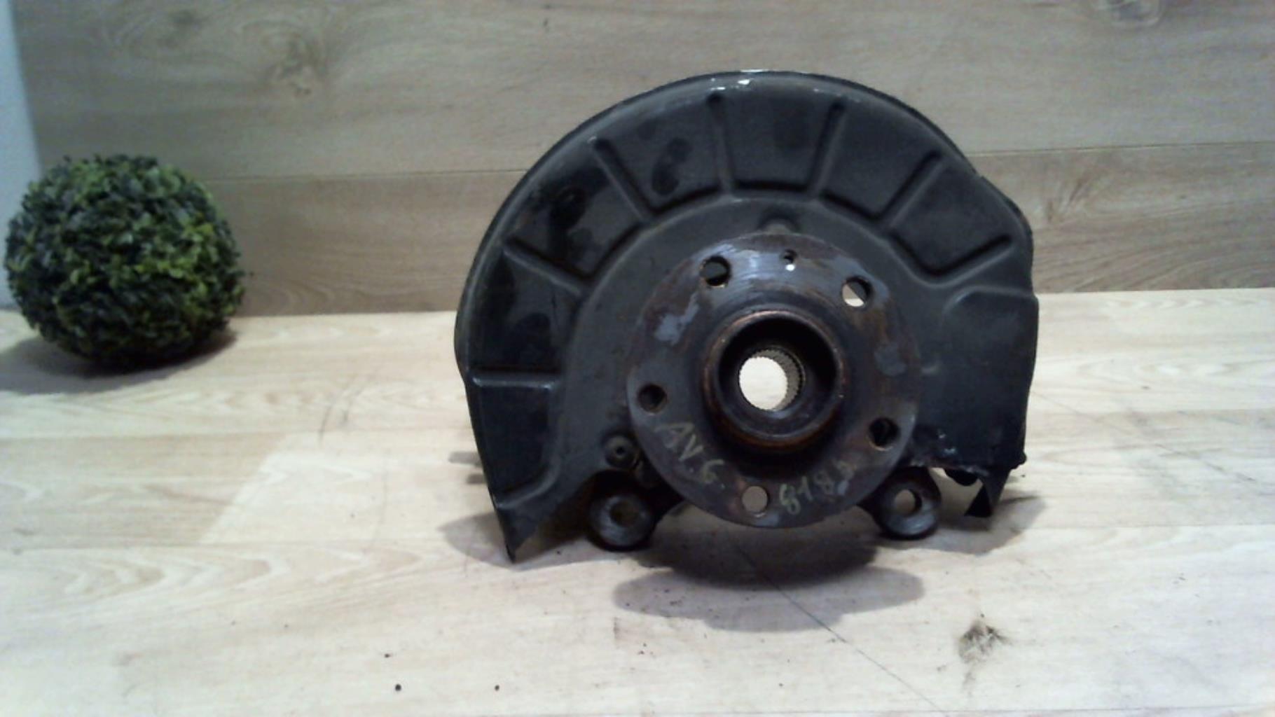 Moyeu avant gauche AUDI A3 2 SPORTBACK PHASE 1 Diesel - 1