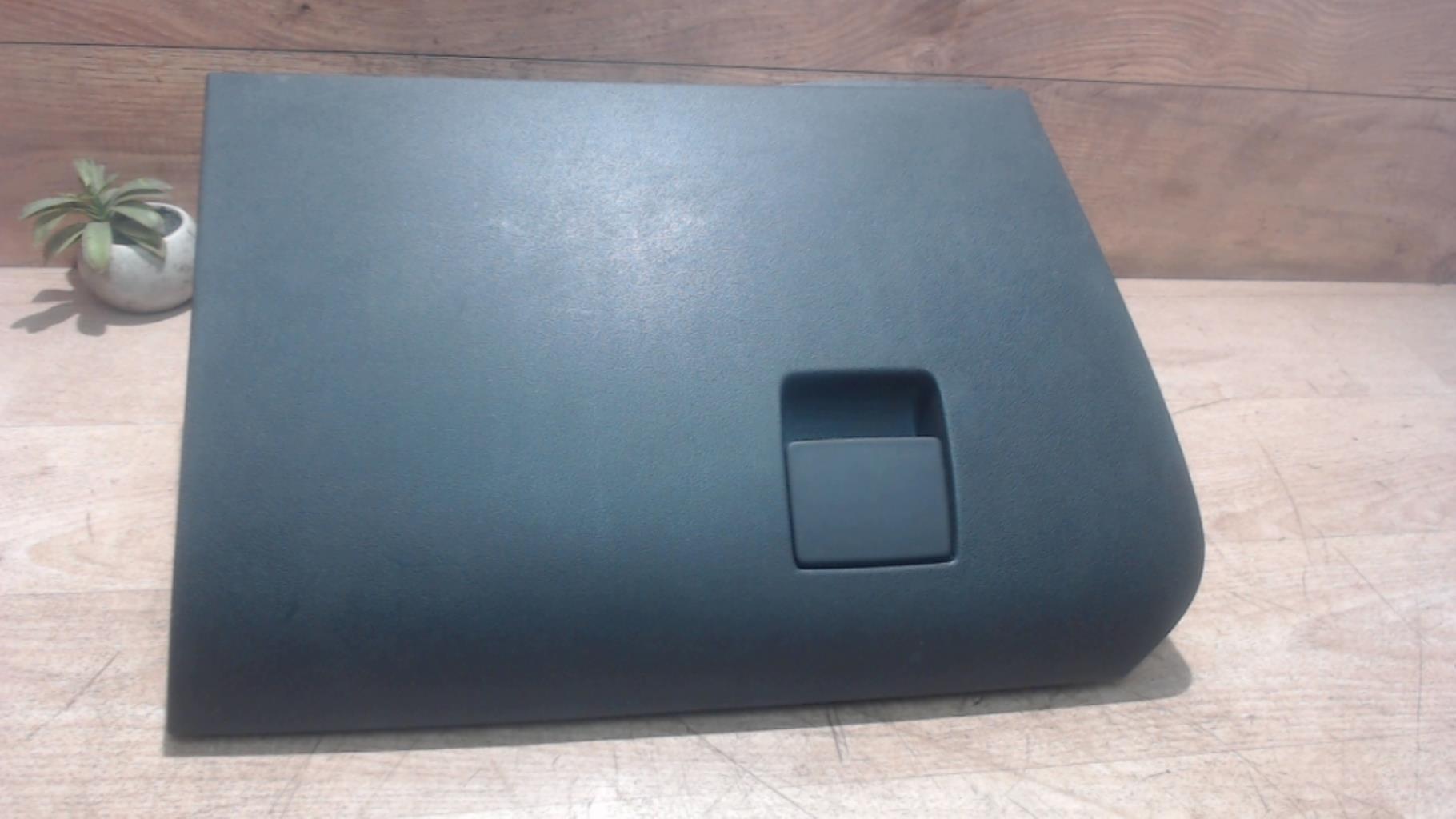 Boite a gants OPEL ASTRA H GTC PHASE 2 Diesel - 1