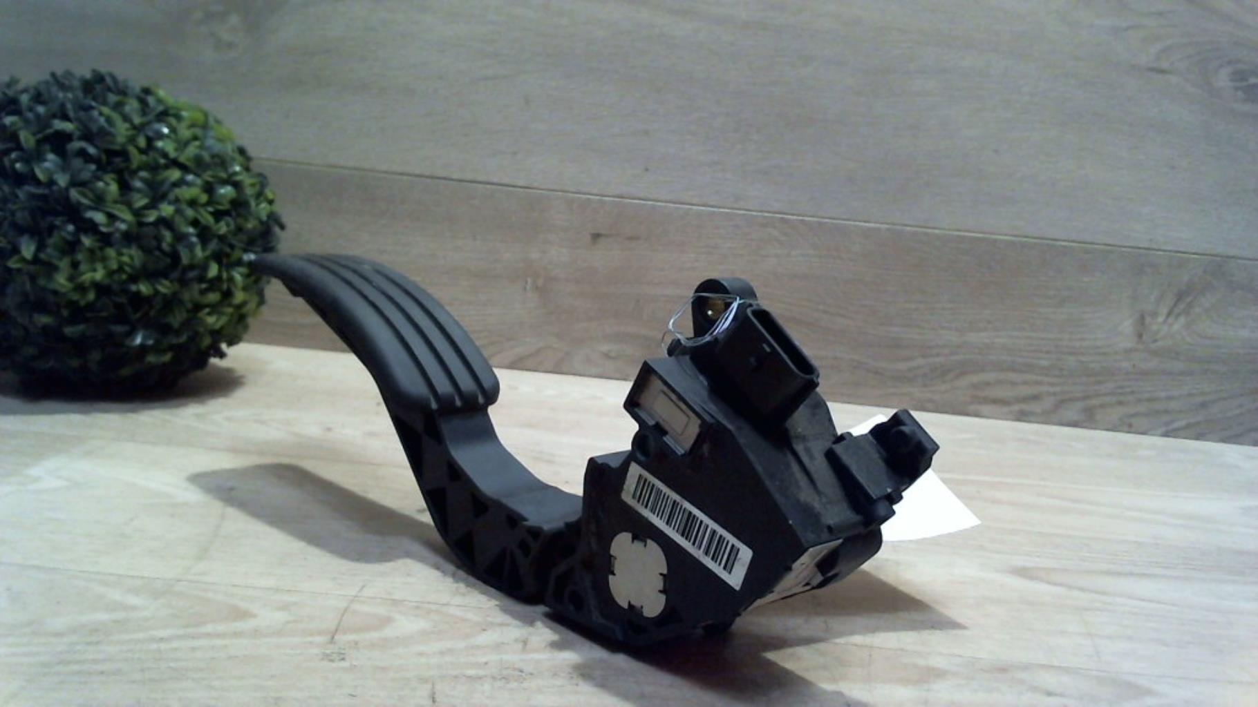 Pedale d'accelerateur FORD FIESTA 4 PHASE 2 Essence - 1