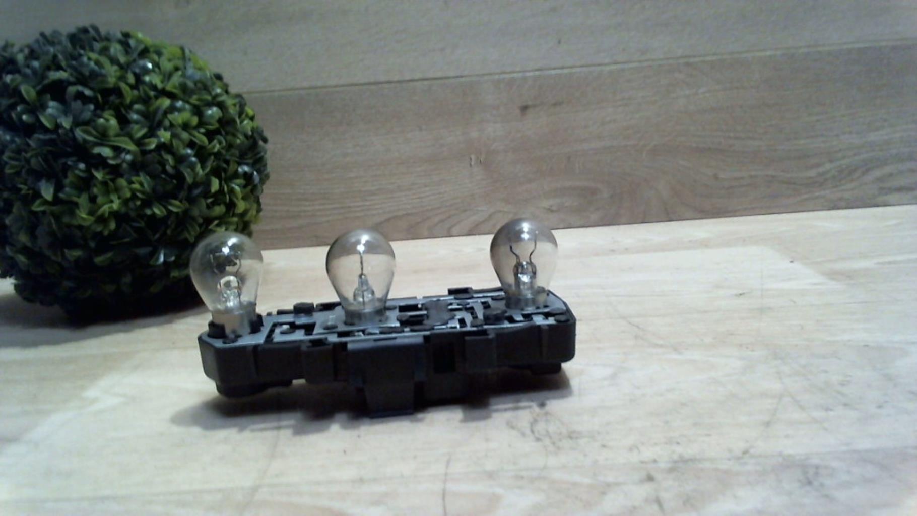 Platine feu arriere droit AUDI A6 2 PHASE 2 Diesel - 1