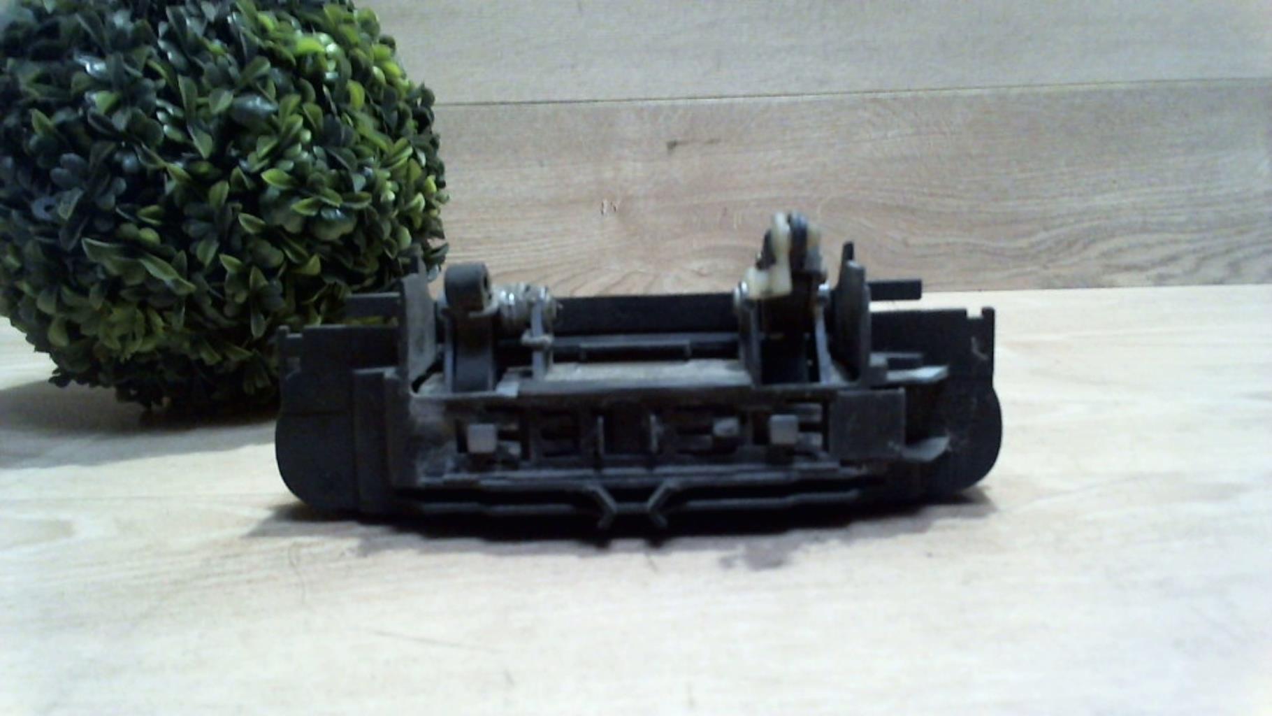 Poignee porte arriere droit AUDI A6 2 PHASE 2 Diesel - 1