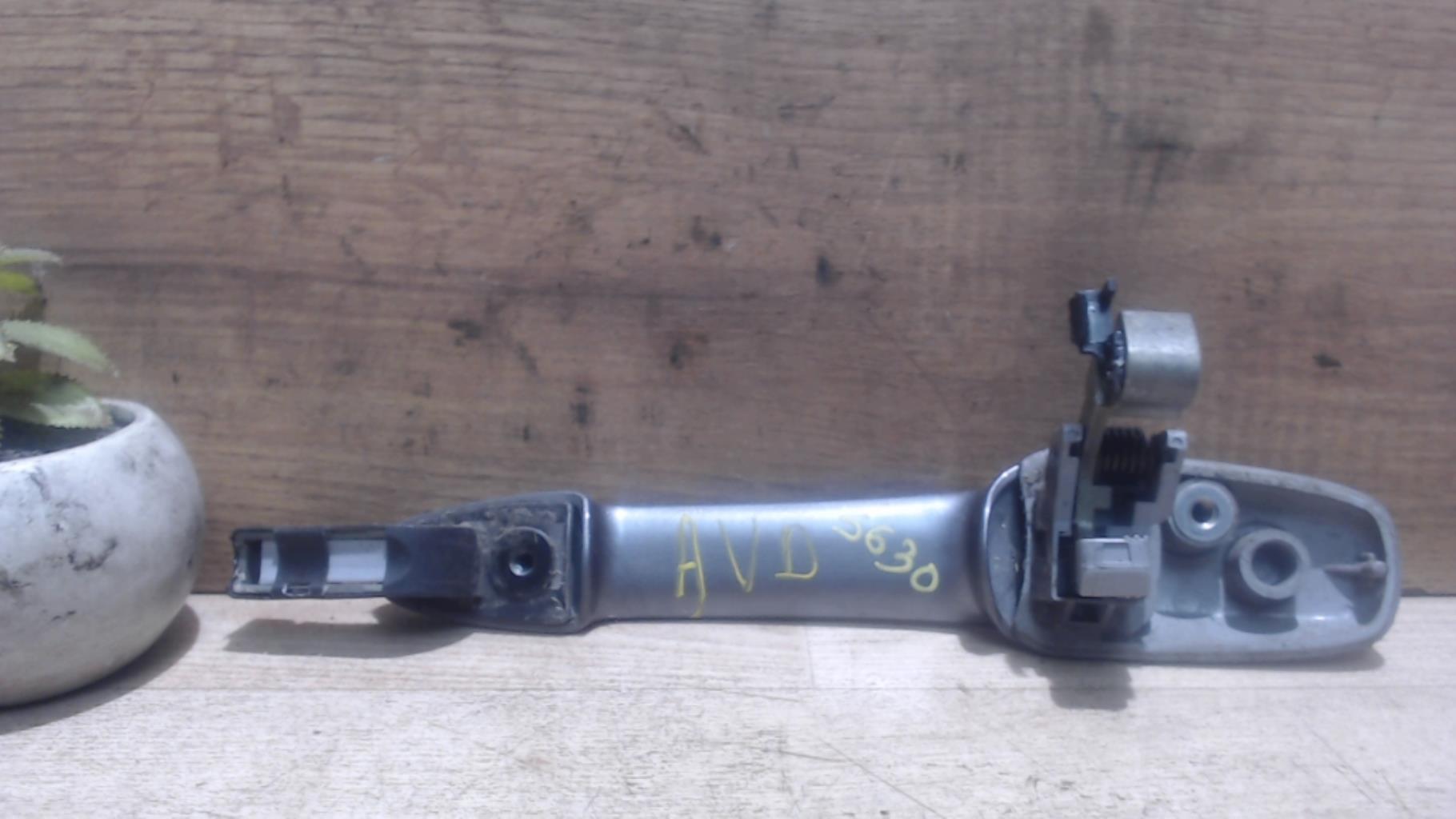 Poignee porte avant droit MAZDA 6 1 PHASE 1 Essence - 1