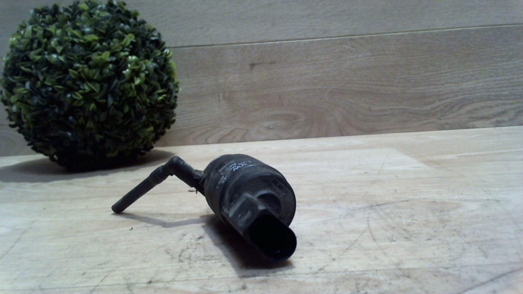 Pompe lave glace avant AUDI A6 2 PHASE 2 Diesel - 1