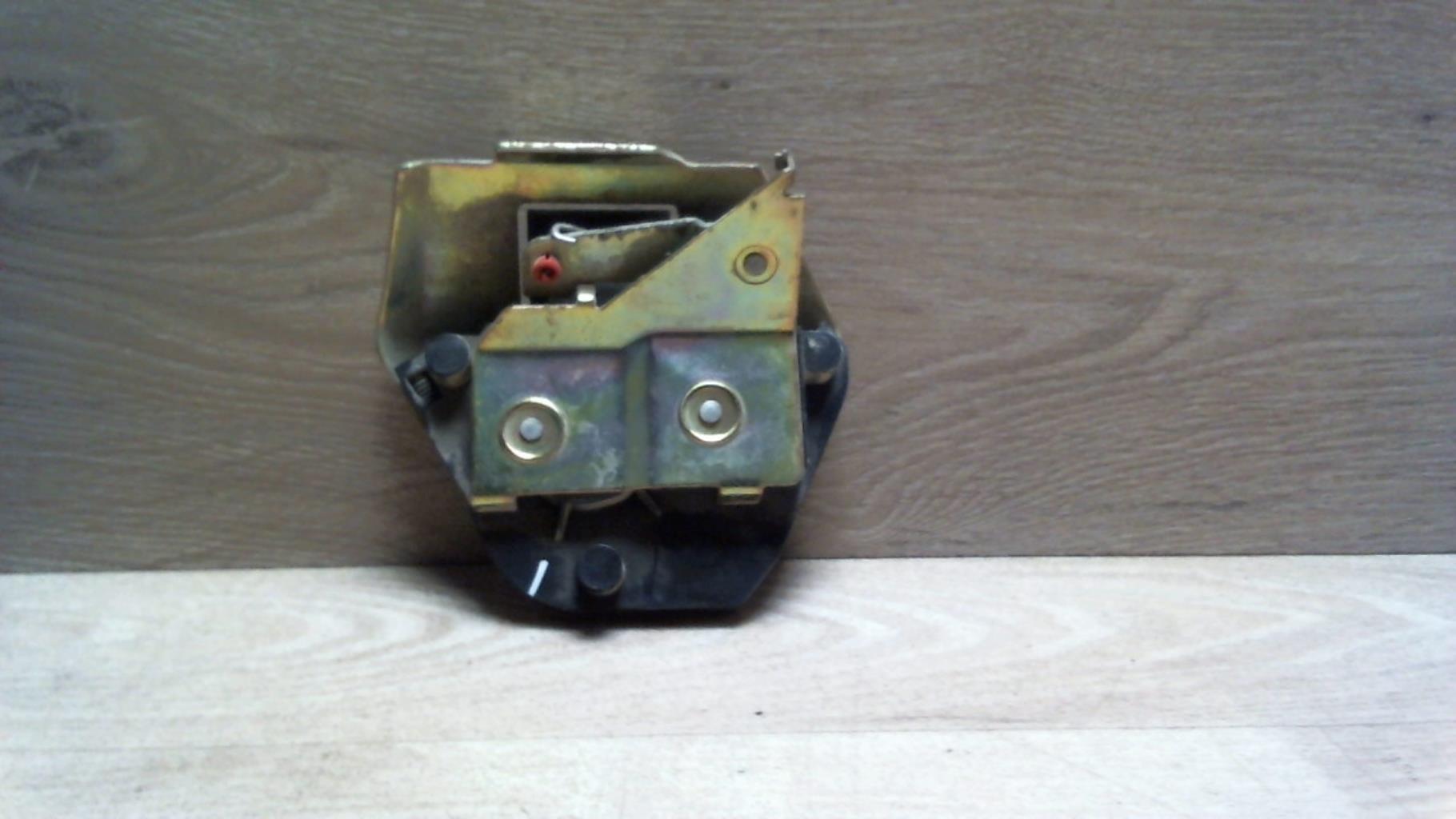 Serrure de coffre RENAULT TWINGO 1 PHASE 1 Essence - 1