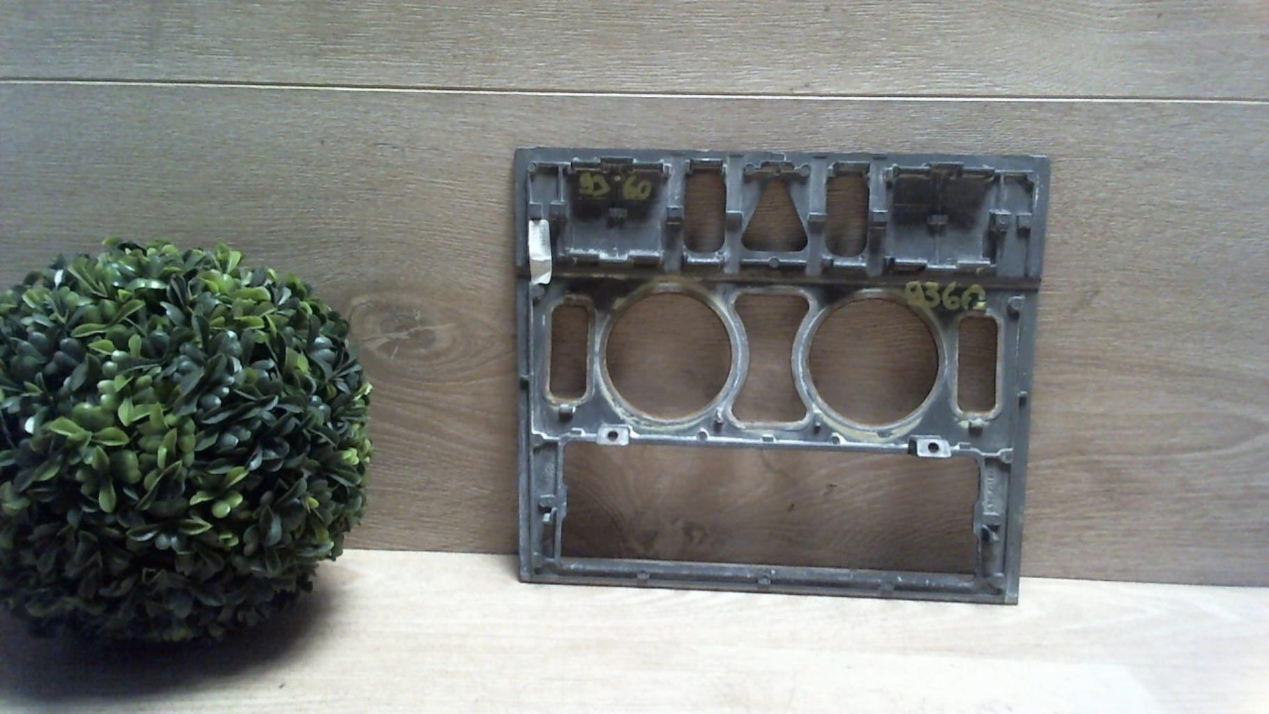 Console central (interieur plastique) MERCEDES CLASSE E 210 PHASE 1 Diesel - 1