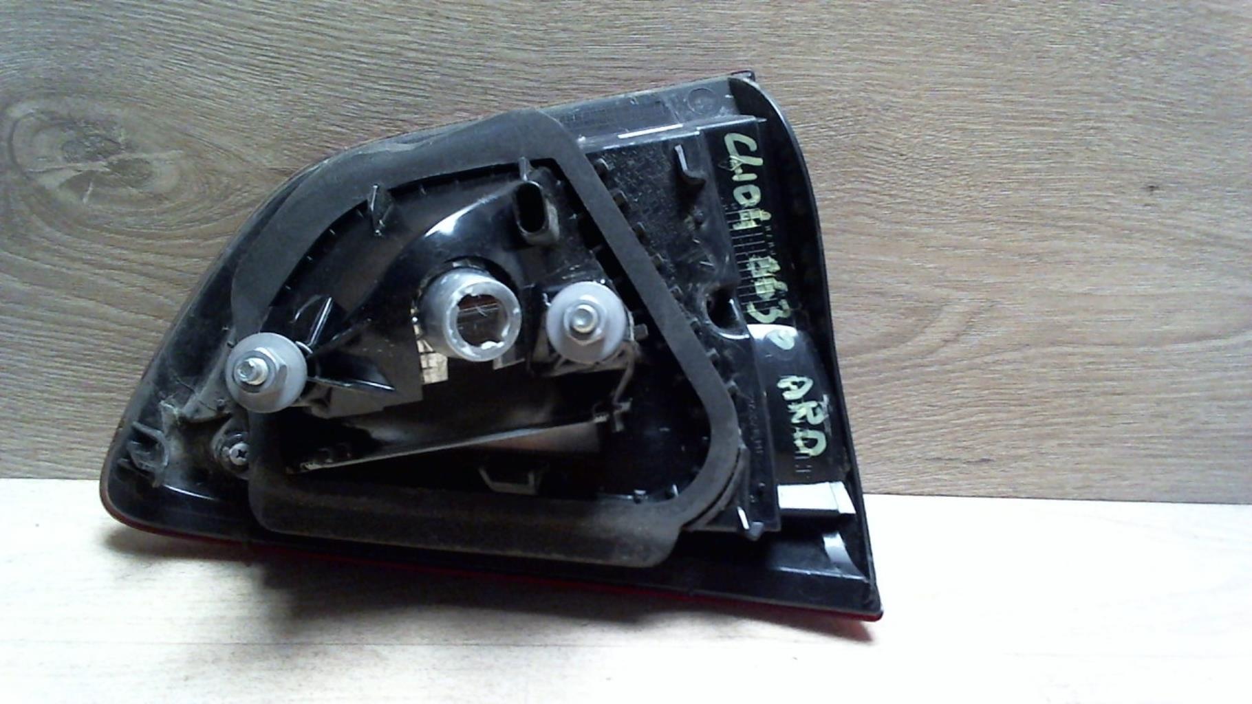 Feu arriere secondaire droit (feux) RENAULT CLIO 4 PHASE 1 BREAK Diesel - 1
