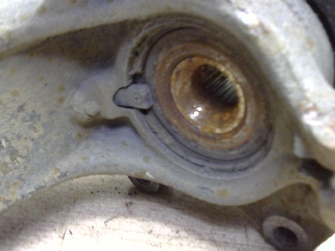 Moyeu avant droit CITROEN C3 1 PHASE 2 Diesel - 1