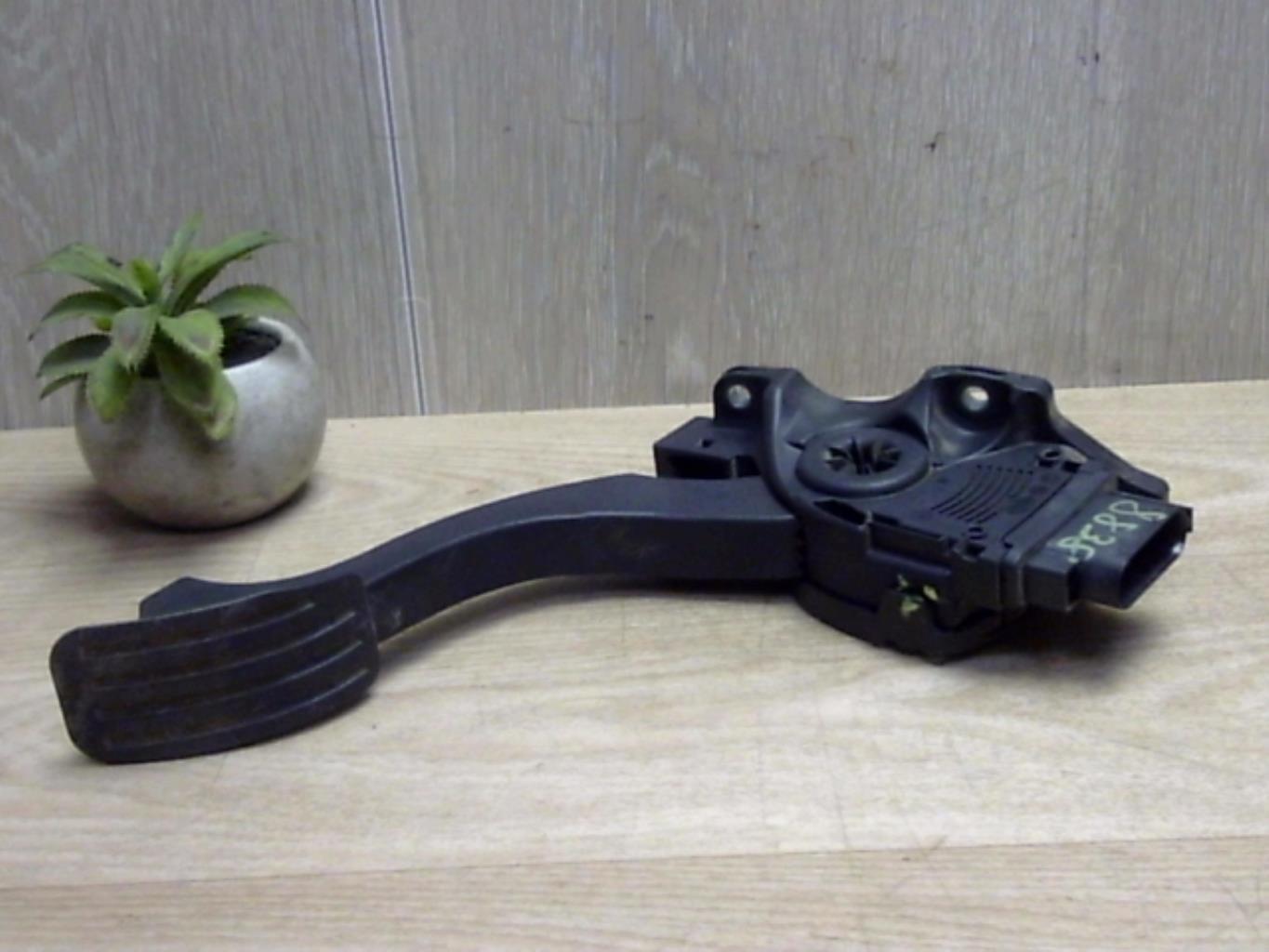 Pedale d'accelerateur FORD MONDEO 3 PHASE 1 BREAK Diesel - 1