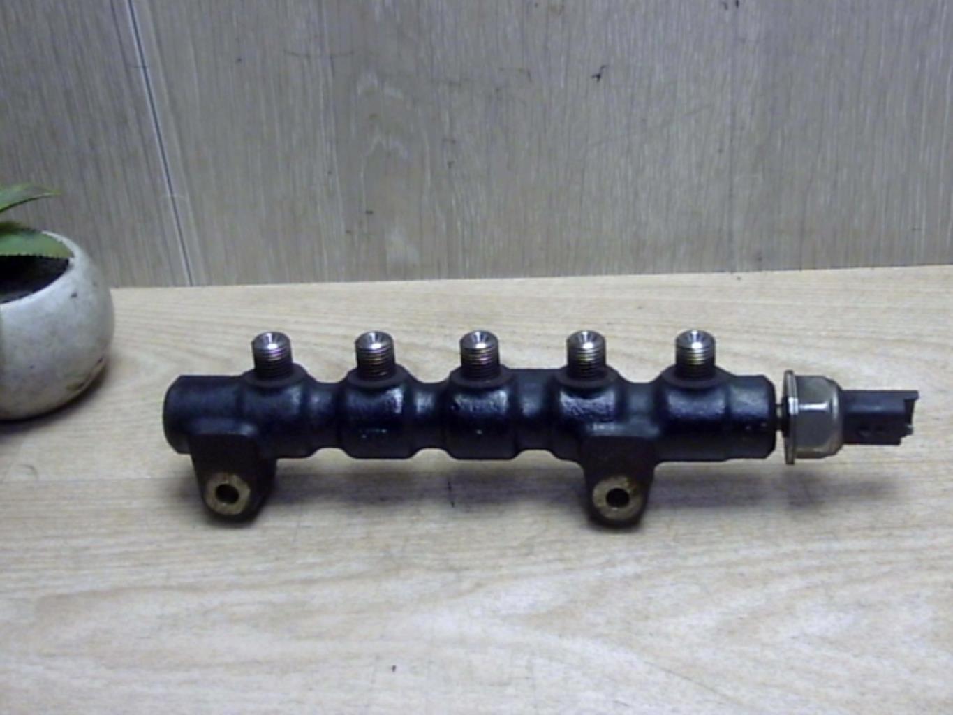 Rampe injection PEUGEOT 207 PHASE 1 Diesel - 1