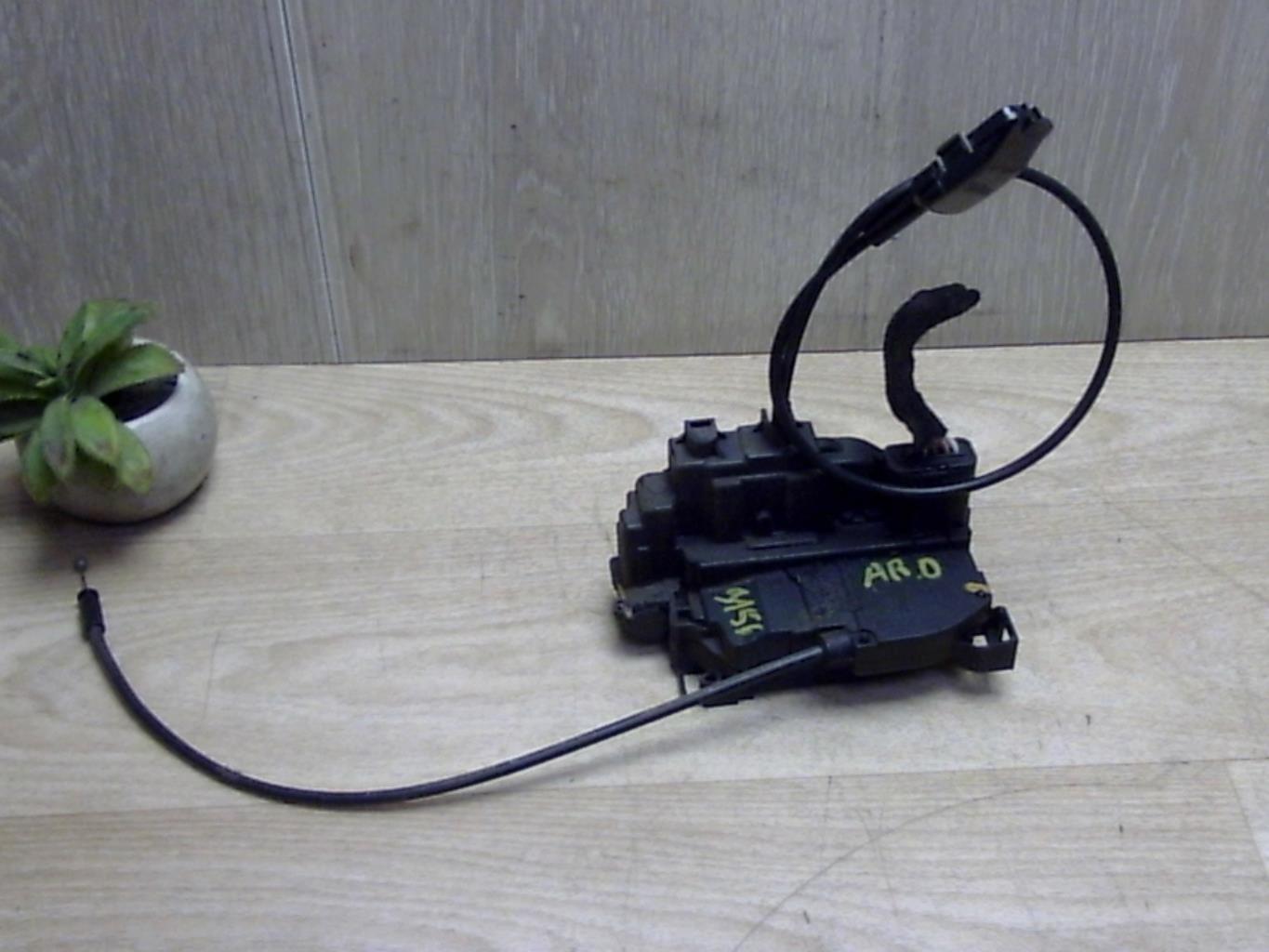 Serrure arriere droit RENAULT CLIO 3 PHASE 2 BREAK Diesel - 1