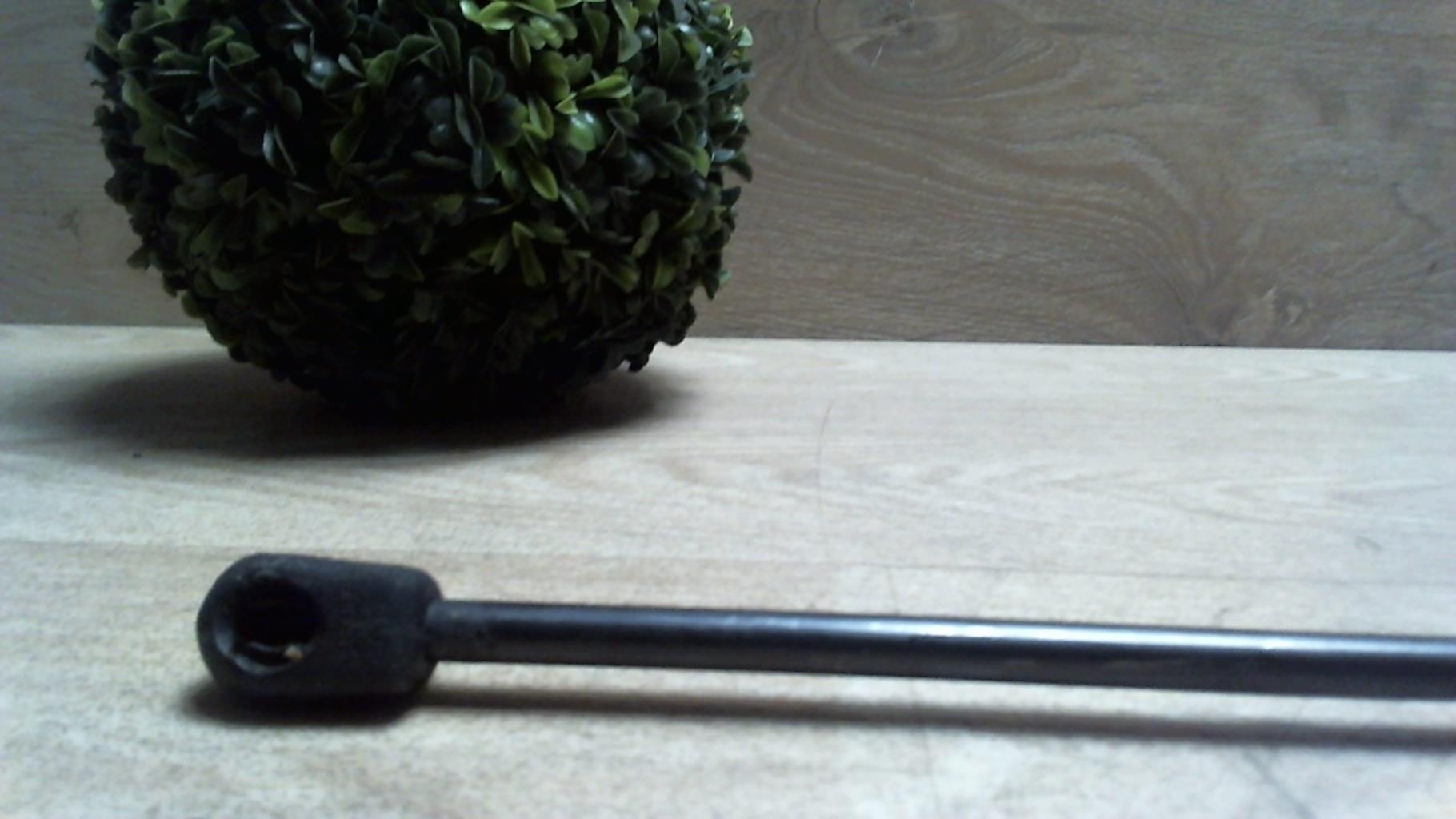 Verin de capot VOLKSWAGEN POLO 3 PHASE 2 Essence - 1
