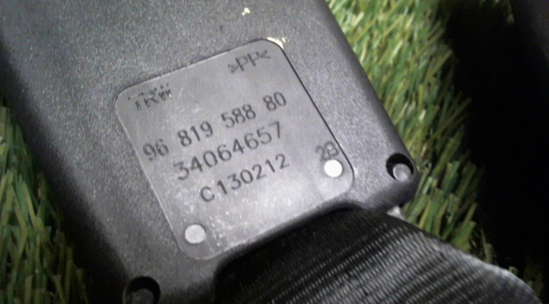Attache ceinture arriere centrale CITROEN C3 2 PHASE 1 Diesel - 1