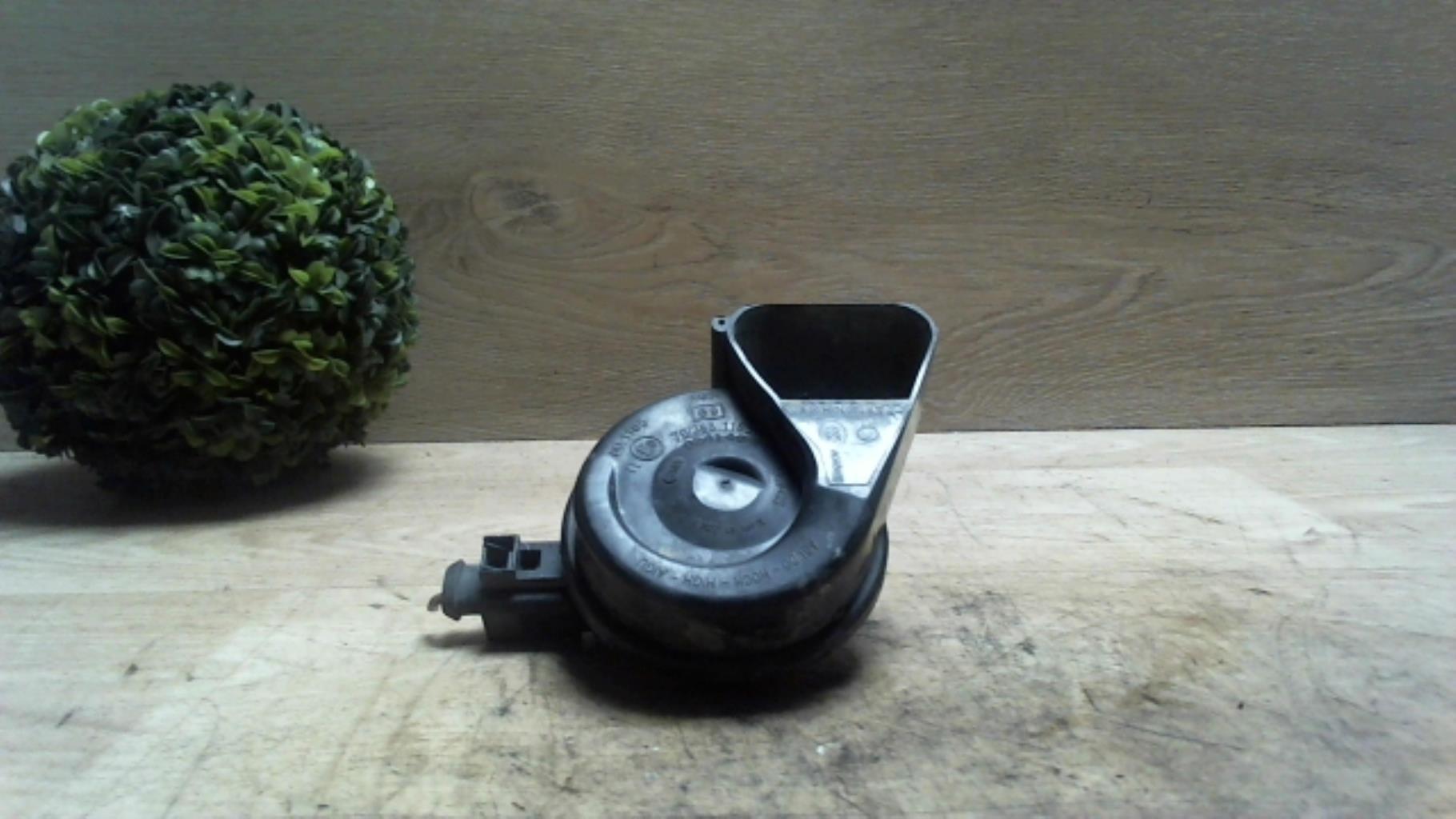 Avertisseur/Klaxon AUDI A4 3 AVANT PHASE 1 BREAK Diesel - 1