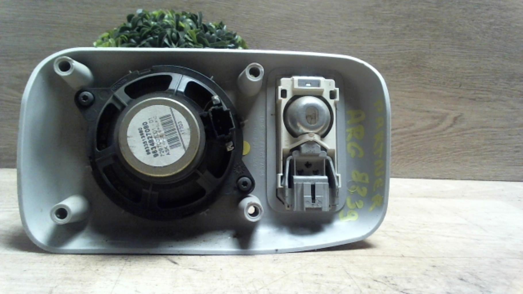 Eclairage de plafonnier PEUGEOT PARTNER 1 PHASE 2 Diesel - 1