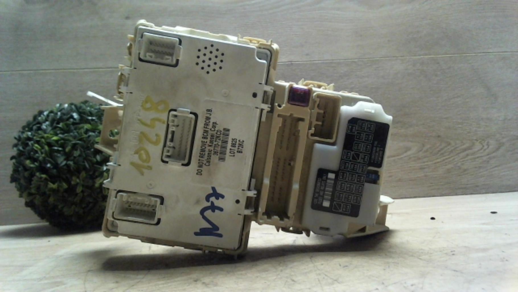 Porte fusible SUZUKI SWIFT 3 Diesel - 1