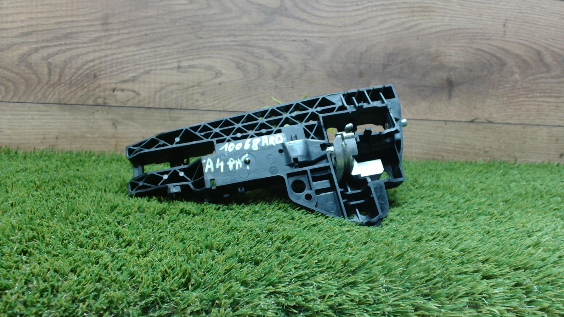 Support poignee porte arriere droite AUDI A4 3 AVANT PHASE 1 BREAK Diesel - 1