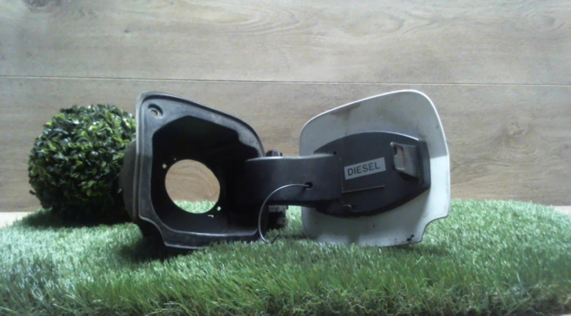 Trappe d'essence RENAULT CLIO 3 PHASE 2 BREAK Diesel - 1