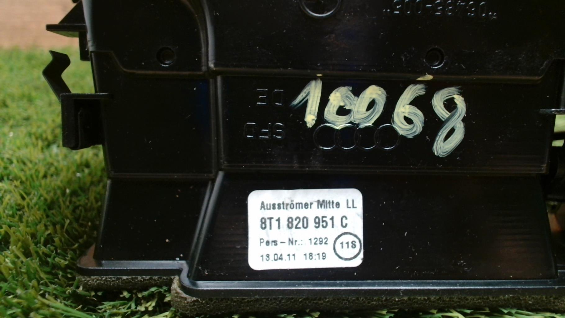 Aerateur tableau de bord AUDI A4 3 AVANT PHASE 1 BREAK Diesel - 1