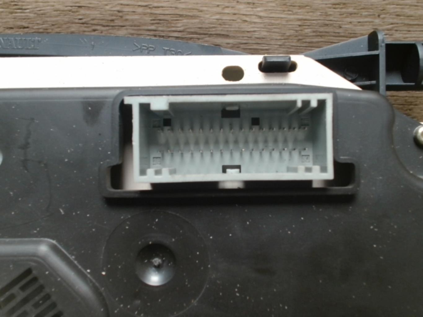 Compteur RENAULT CLIO 2 PHASE 2 Essence - 1