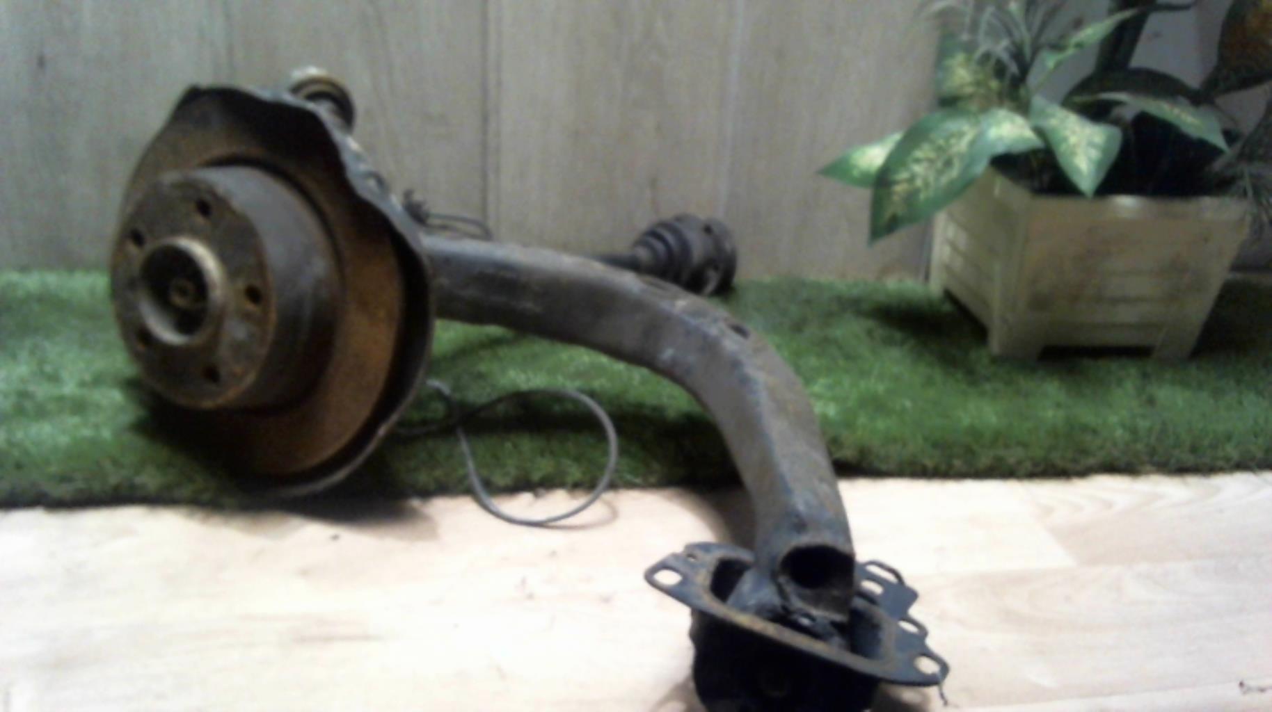 Fusee arriere gauche CITROEN XSARA PHASE 1 BREAK Essence - 1
