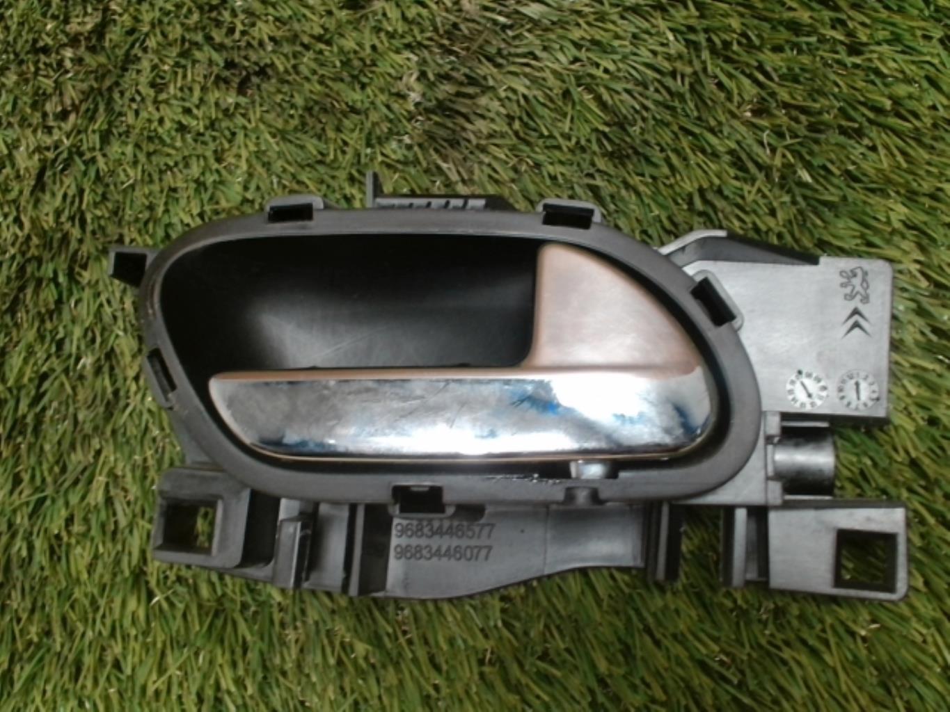 Poignee interieur avant droit CITROEN C3 2 PHASE 1 Diesel - 1