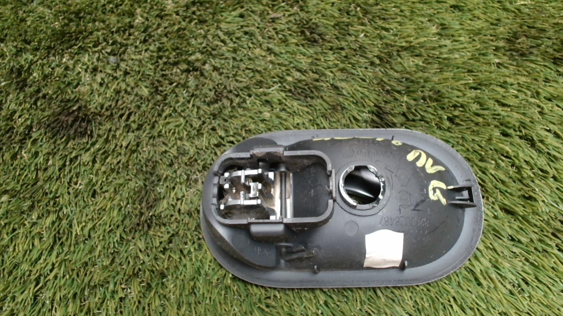 Poignee interieur avant gauche RENAULT MEGANE 2 PHASE 1 Diesel - 1