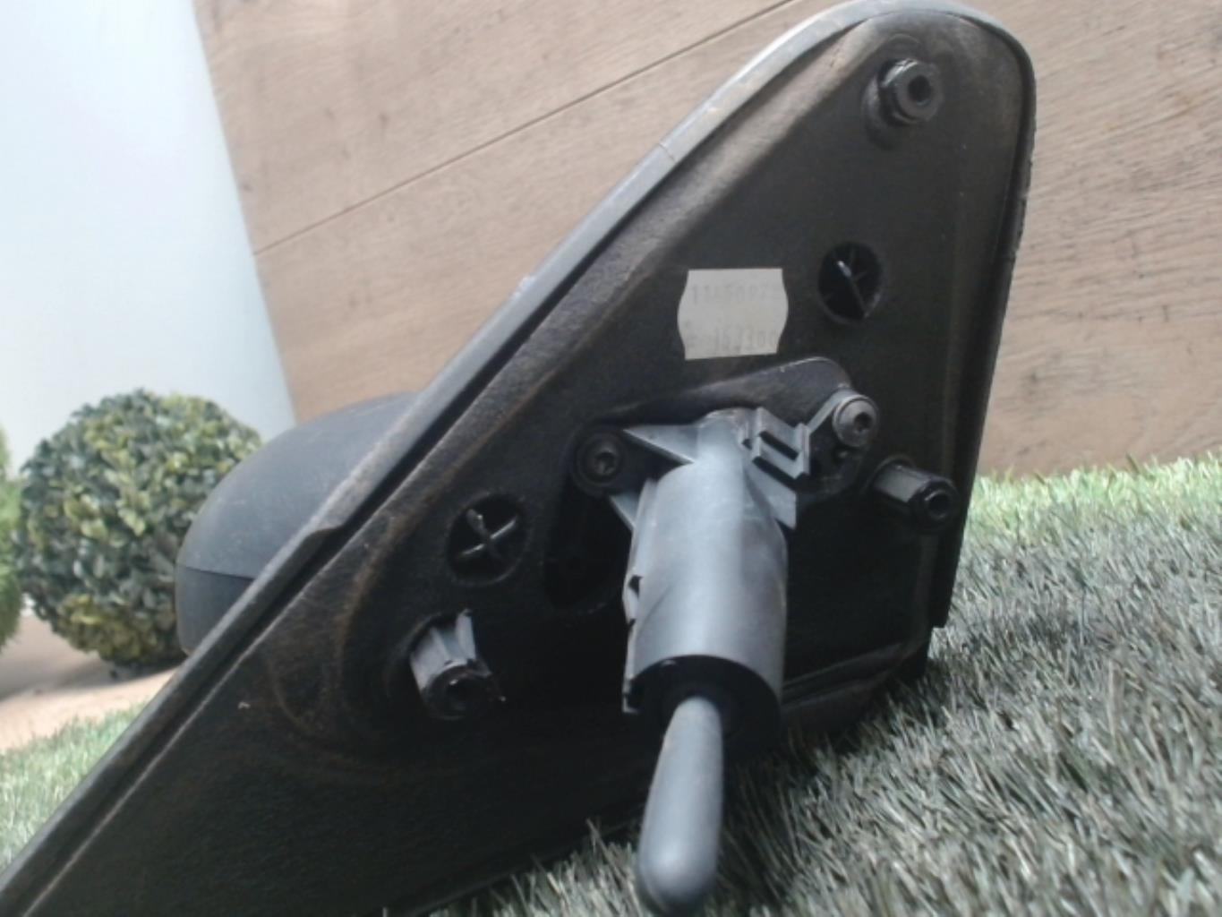 Retroviseur gauche RENAULT CLIO 2 PHASE 2 Essence - 1