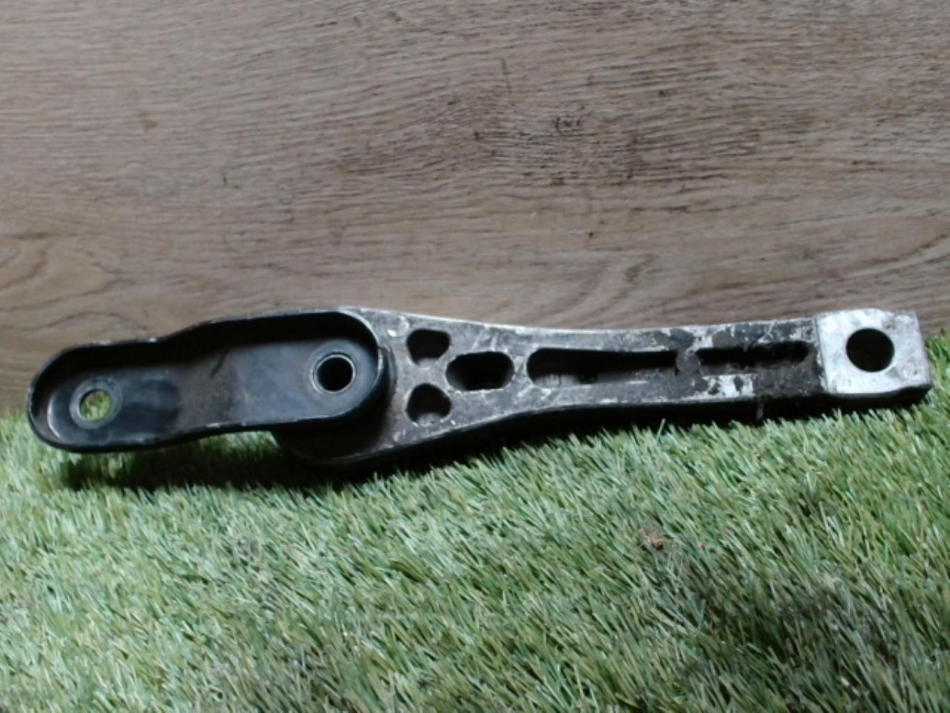 Support moteur VOLKSWAGEN GOLF 5 Diesel - 1