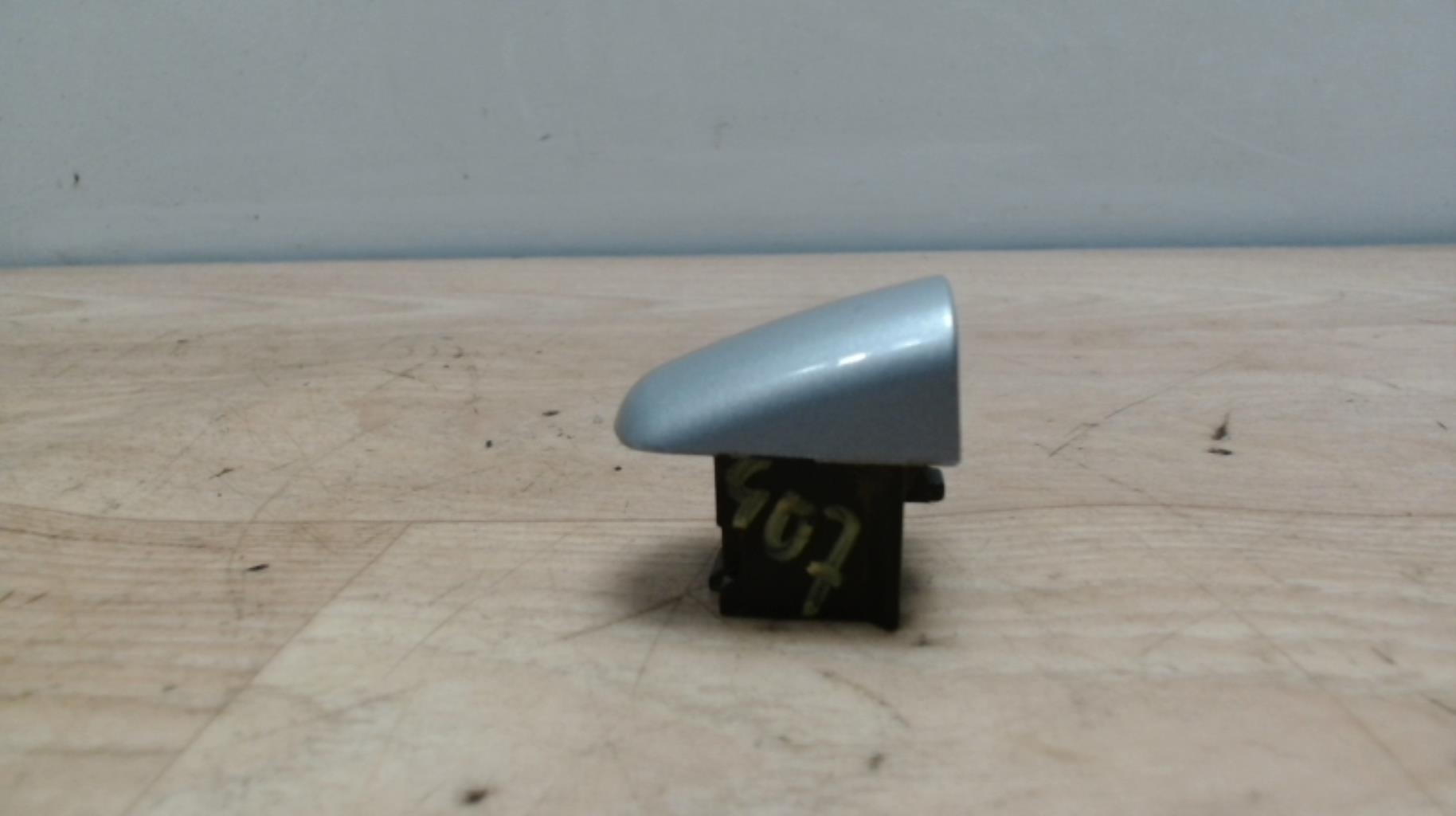 Bouton/Interrupteur PEUGEOT 407 PHASE 1 Diesel - 1