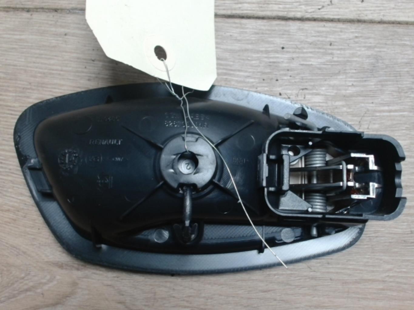 Poignee interieur avant gauche RENAULT CLIO 4 PHASE 1 Diesel - 1